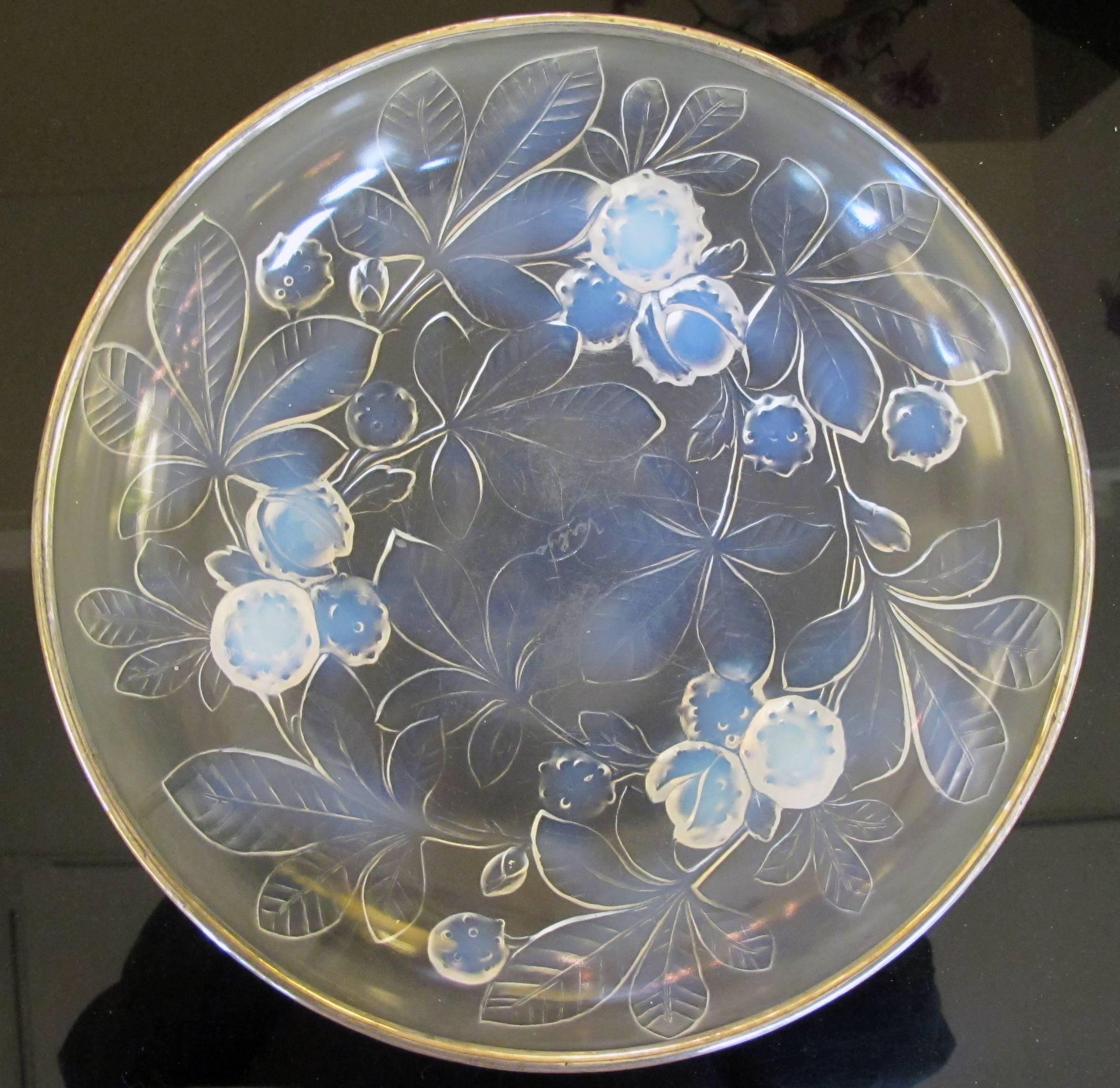 Mid-20th Century Luminous French Art Deco Opalescent Glass Bowl, Signed 'Verlys, ' France