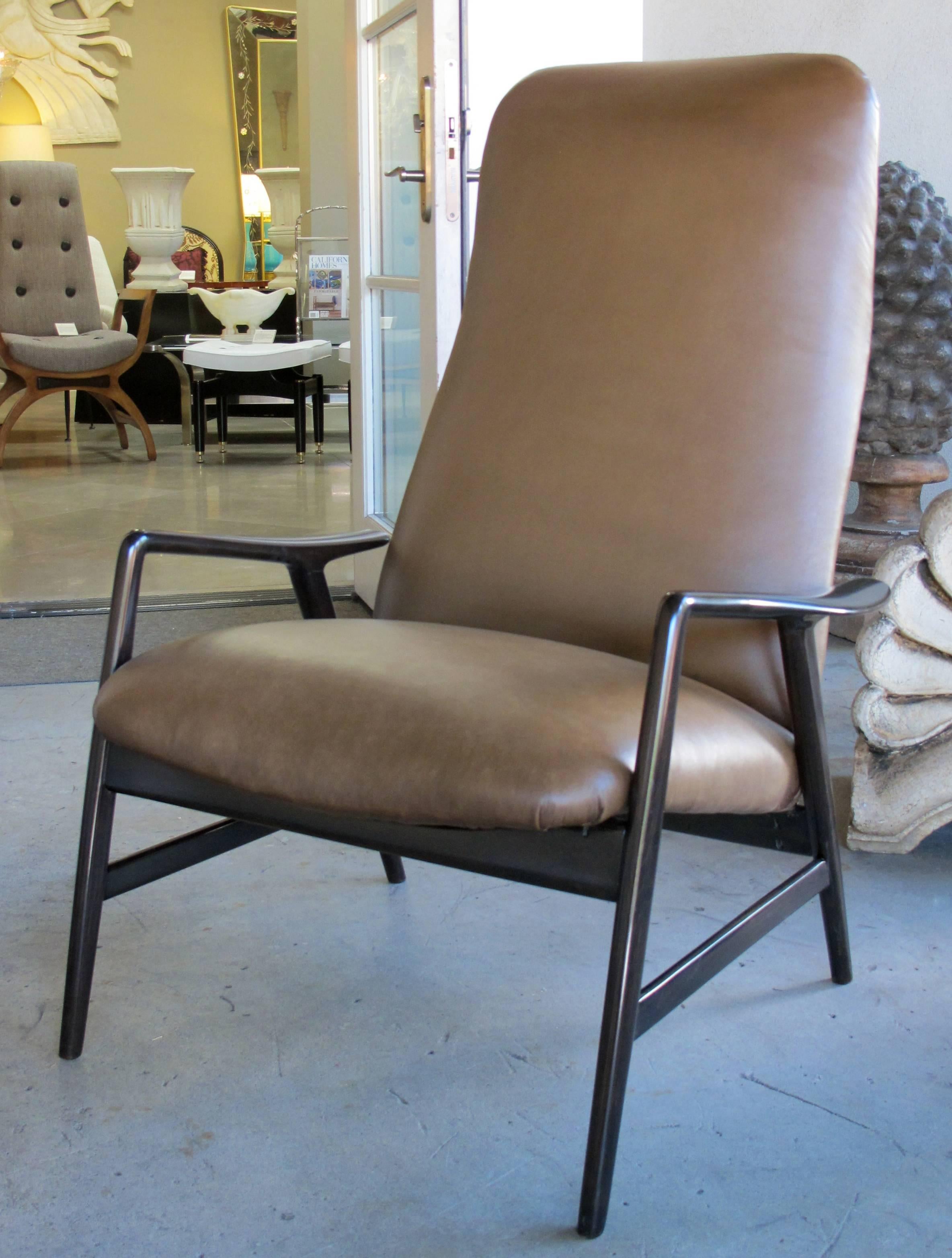 Milieu du XXe siècle Fauteuil inclinable danois moderne et élégant à deux positions, Alf Svensson pour Fritz Hansen en vente