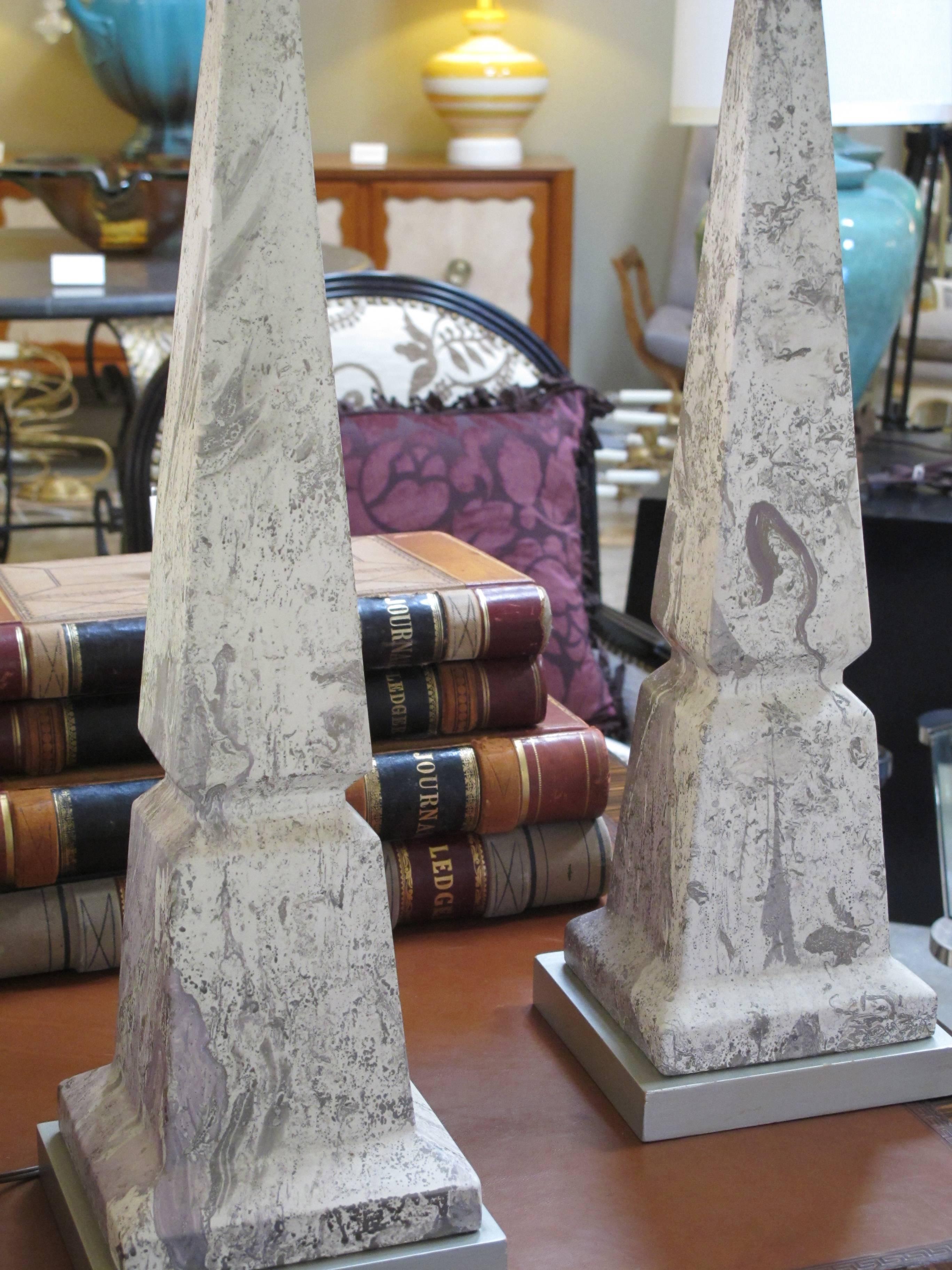 Mid-Century Modern Sleek Pair of American Faux Marble Ceramic Obelisk Lamps by Tye of California