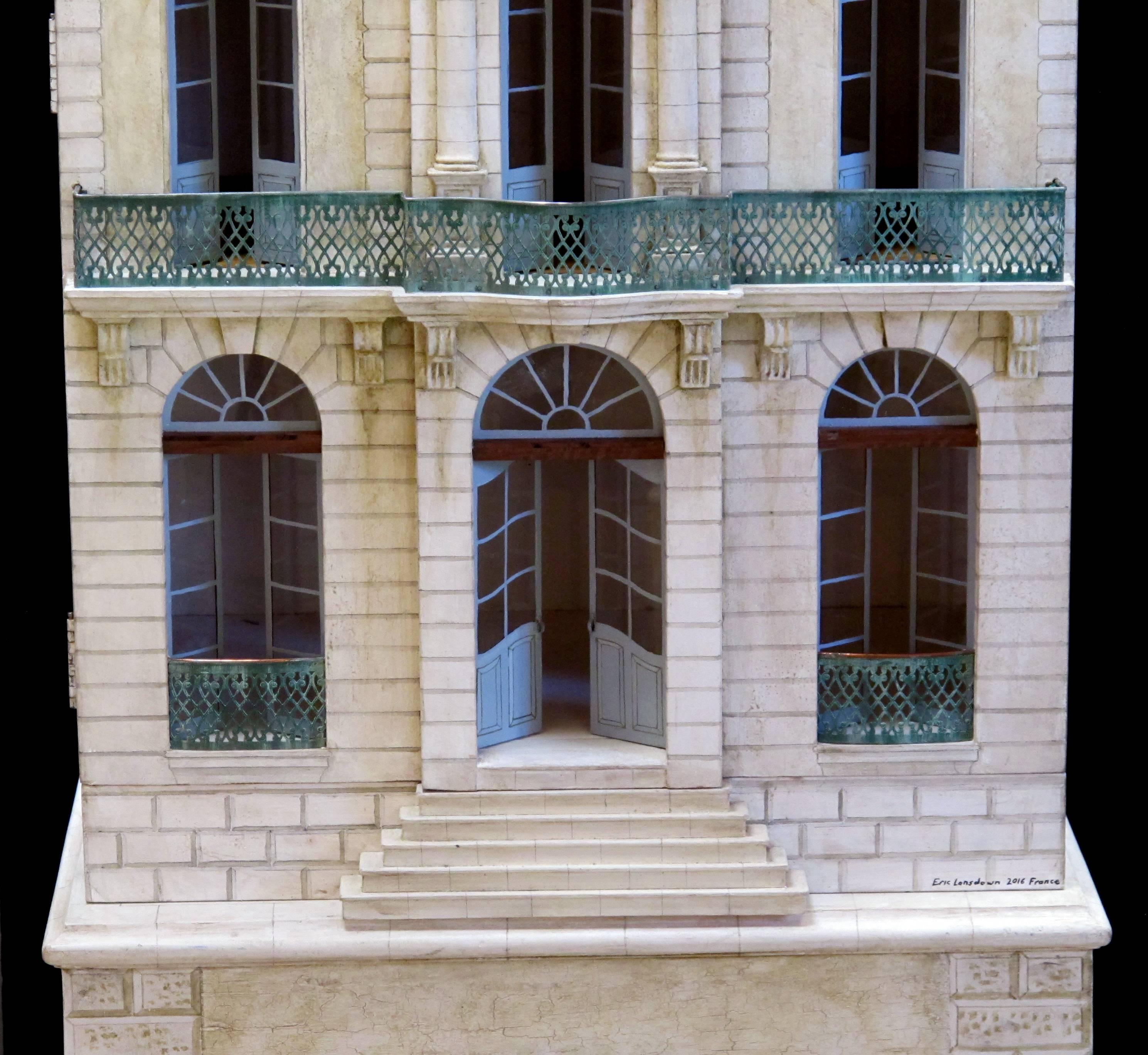 Seltenes und meisterhaft gefertigtes handbemaltes Puppenhaus von Eric und Carole Lansdown (21. Jahrhundert und zeitgenössisch)