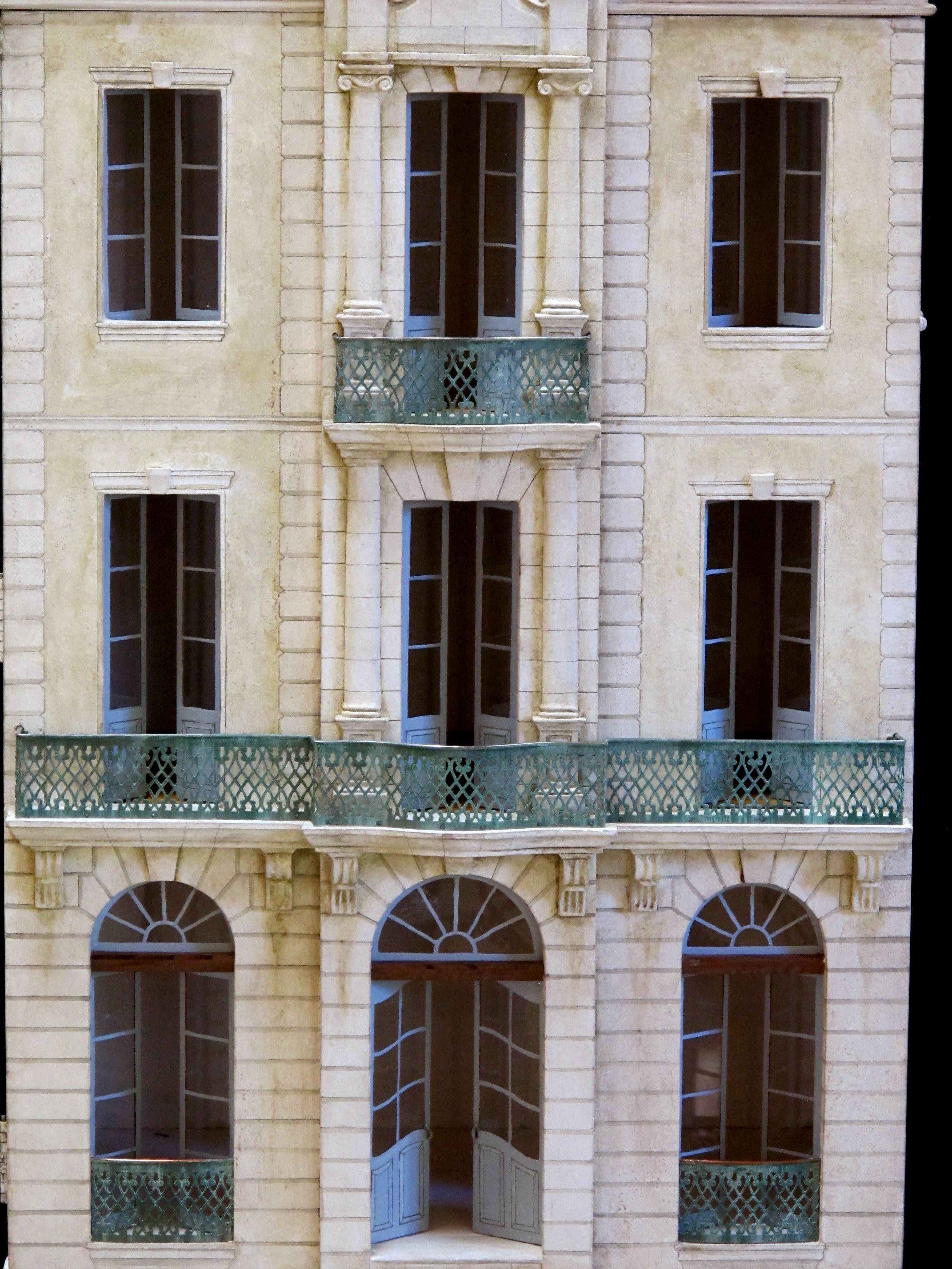 Seltenes und meisterhaft gefertigtes handbemaltes Puppenhaus von Eric und Carole Lansdown 1