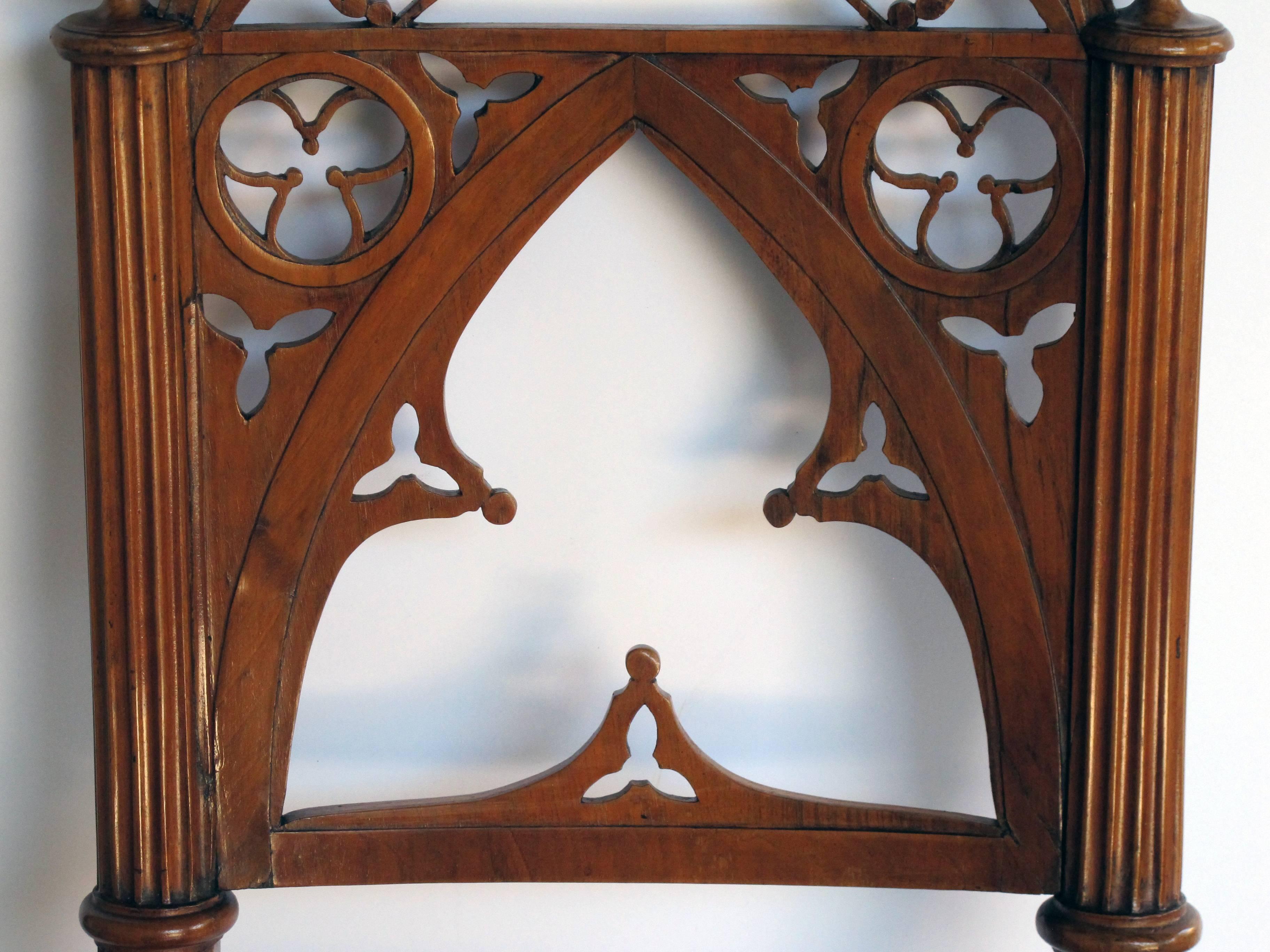 Well-Carved Set of Four Gothic Revival Klismos-Form Walnut Side Chairs In Excellent Condition In San Francisco, CA