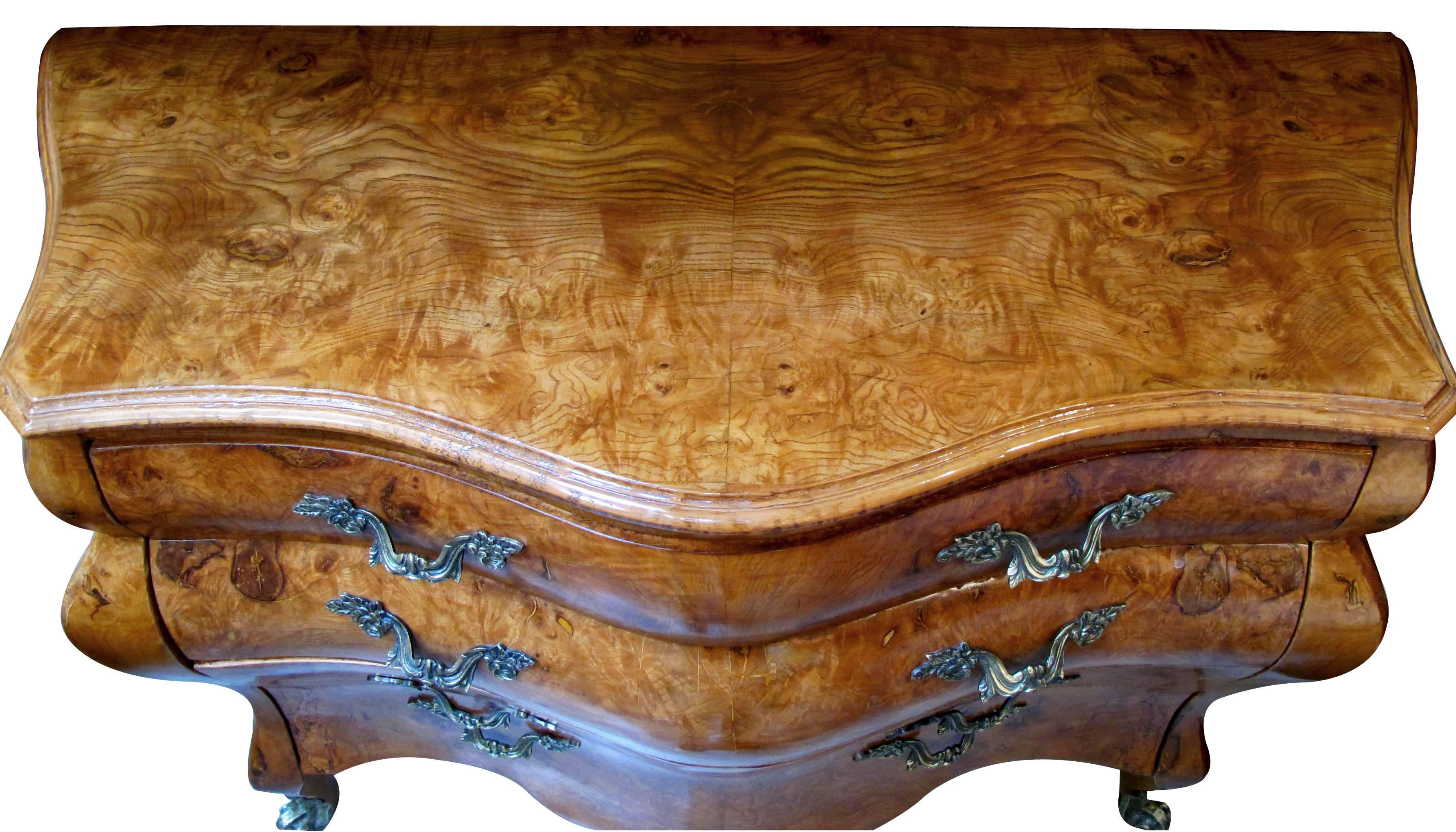 Large-Scaled Italian Rococo Style Olive Wood Bombe-Form Four-Drawer Chest 2