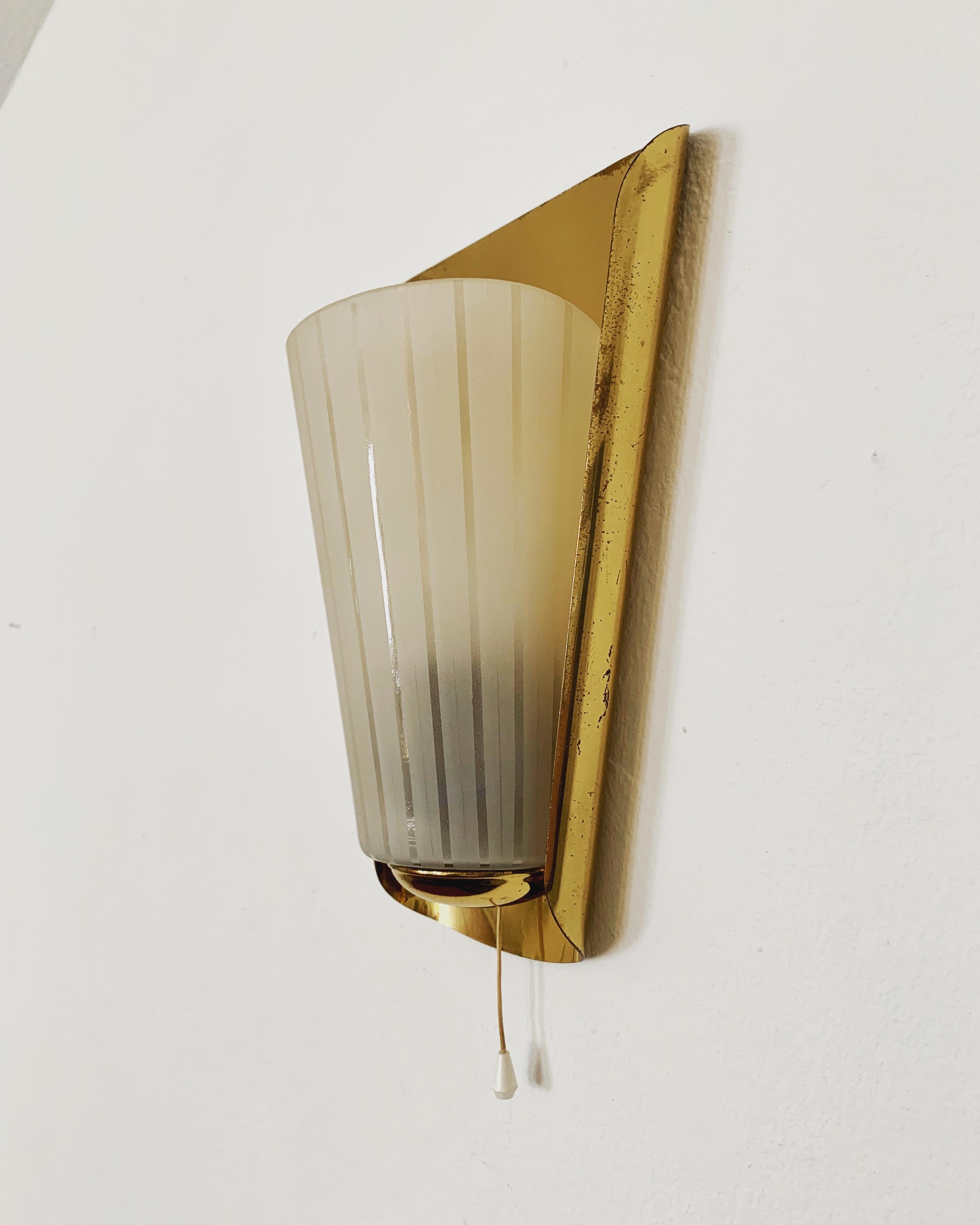 Tedesco Lampada da parete in ottone di Wilhelm Wagenfeld per Peill & Putzler in vendita