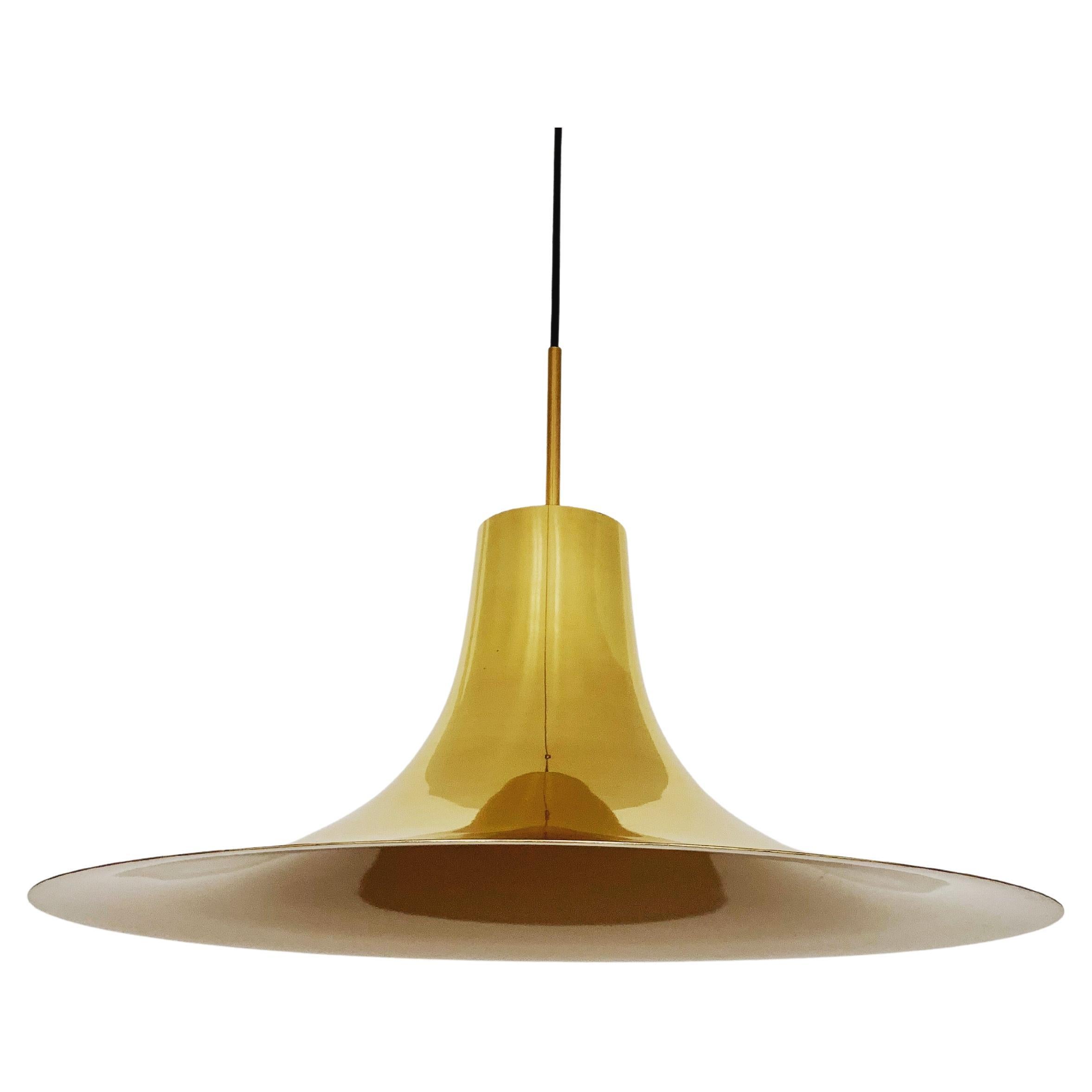 Lampada a sospensione a forma di tromba dorata in vendita