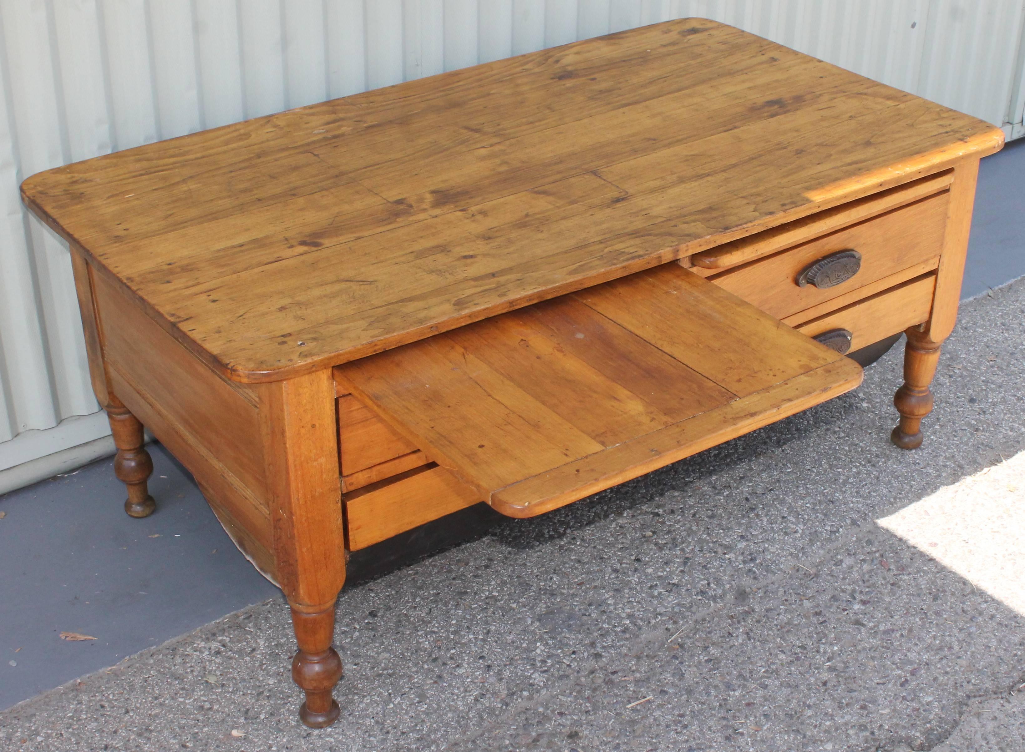 American 19th Century Coffee Table with Drawers