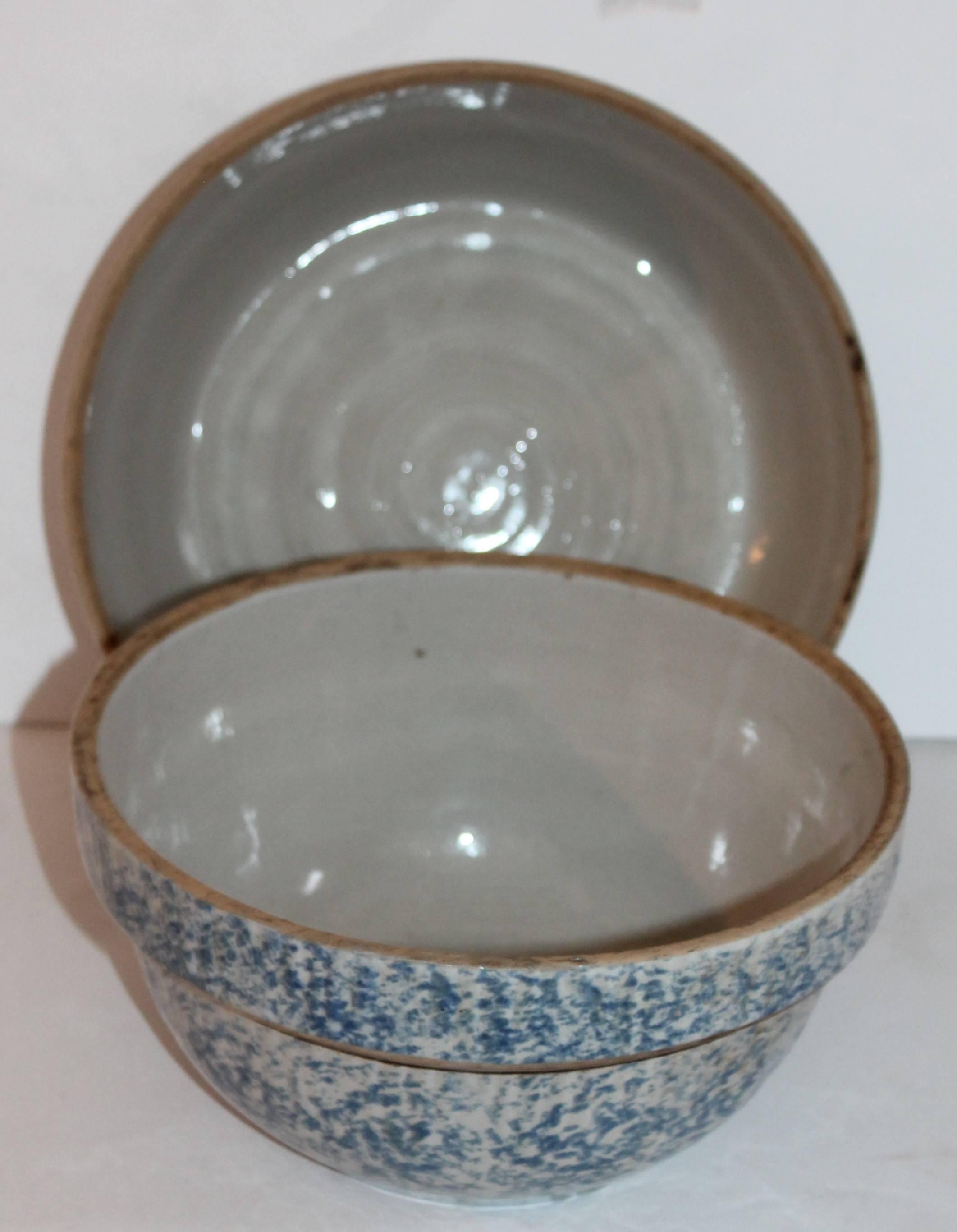 American Pair of Sponge Ware Mixing Bowls For Sale