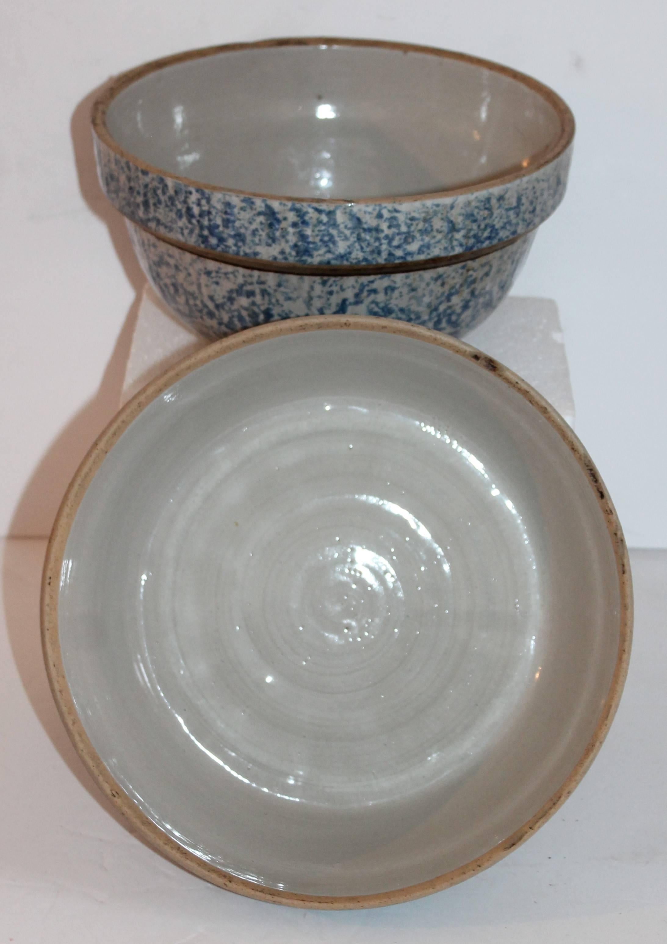 Glazed Pair of Sponge Ware Mixing Bowls For Sale