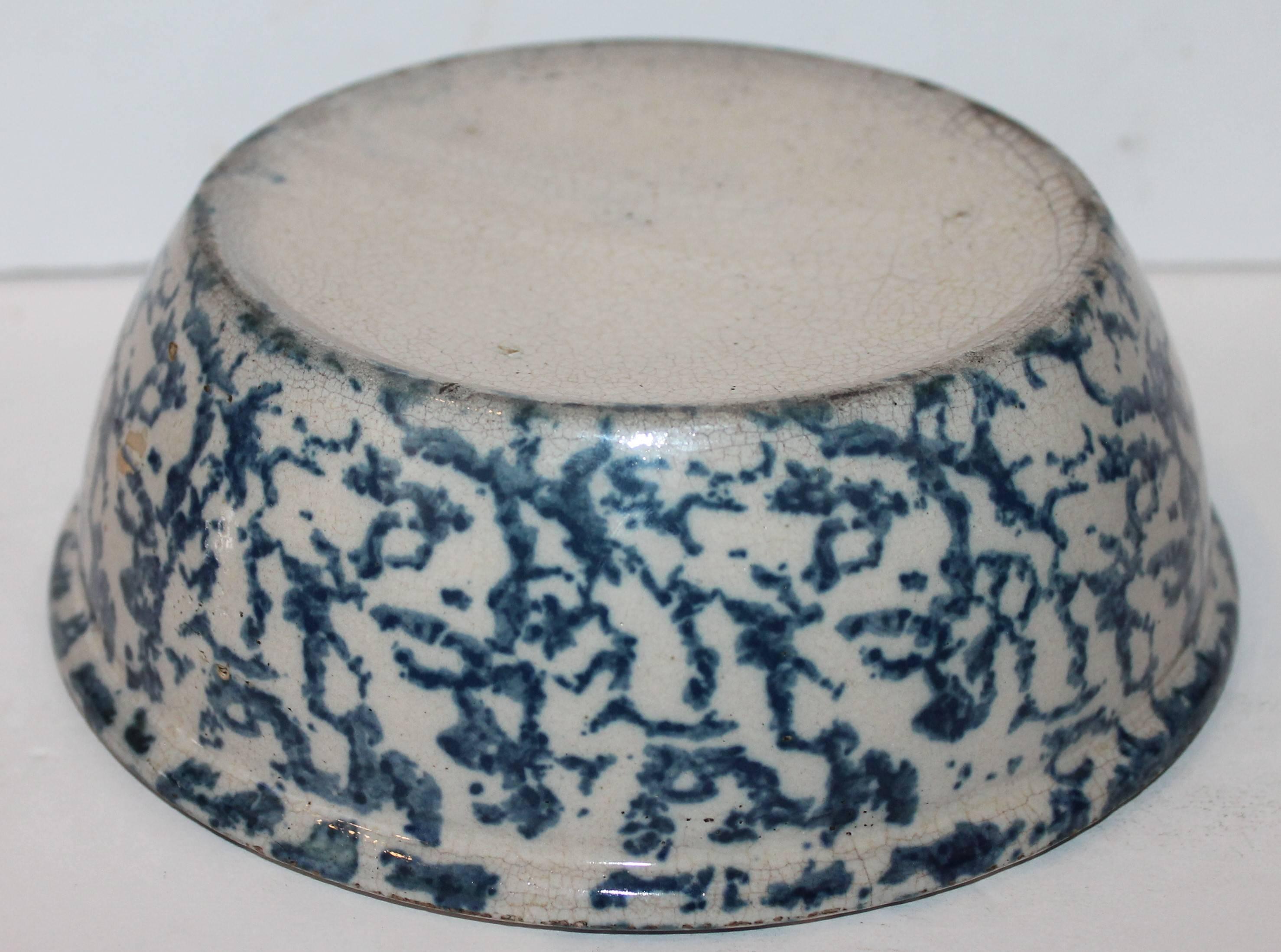 Hand-Painted 19th Century Sponge Ware Pottery Serving Bowl For Sale