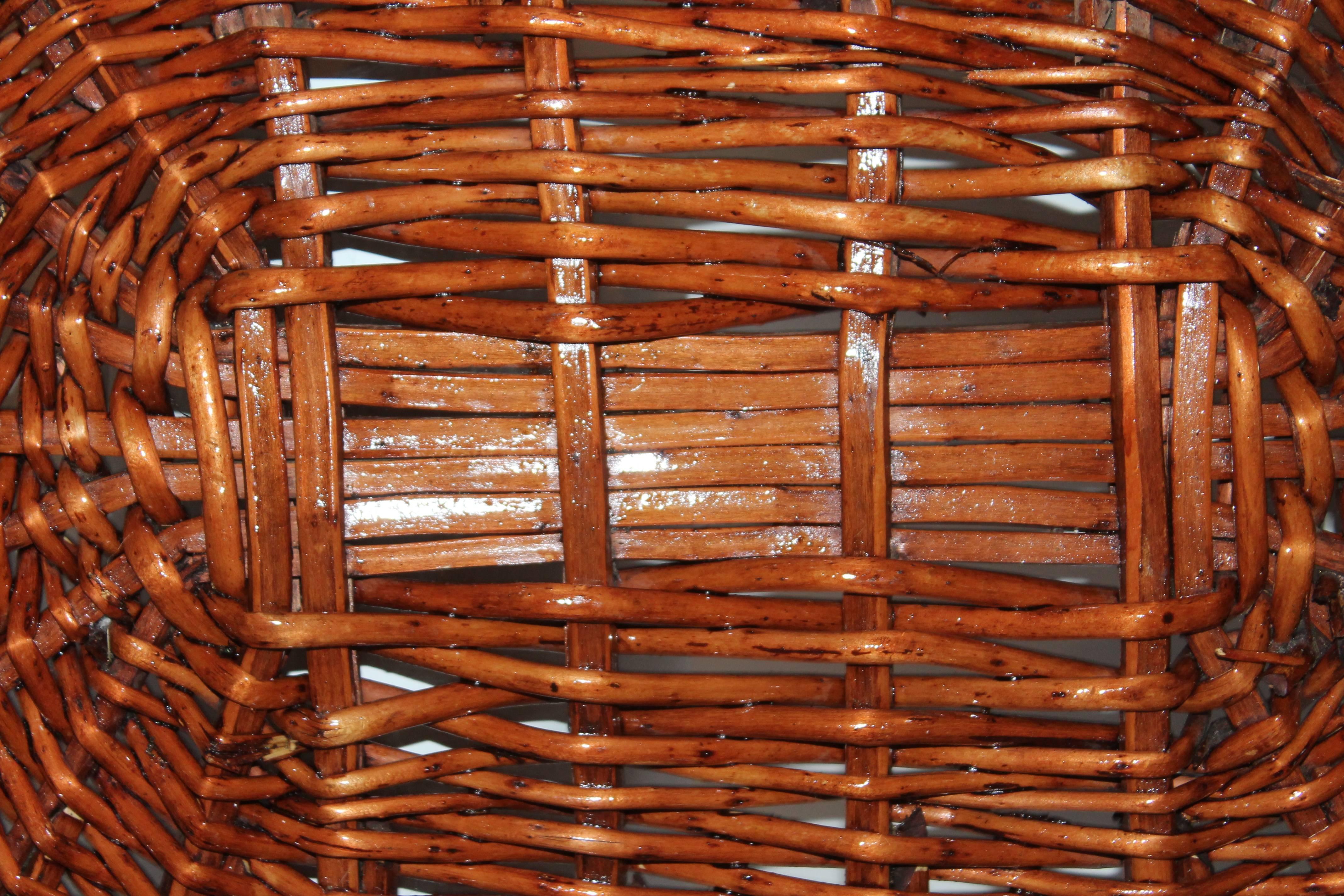 19th Century Willow Laundry Basket with Double Handles In Distressed Condition In Los Angeles, CA