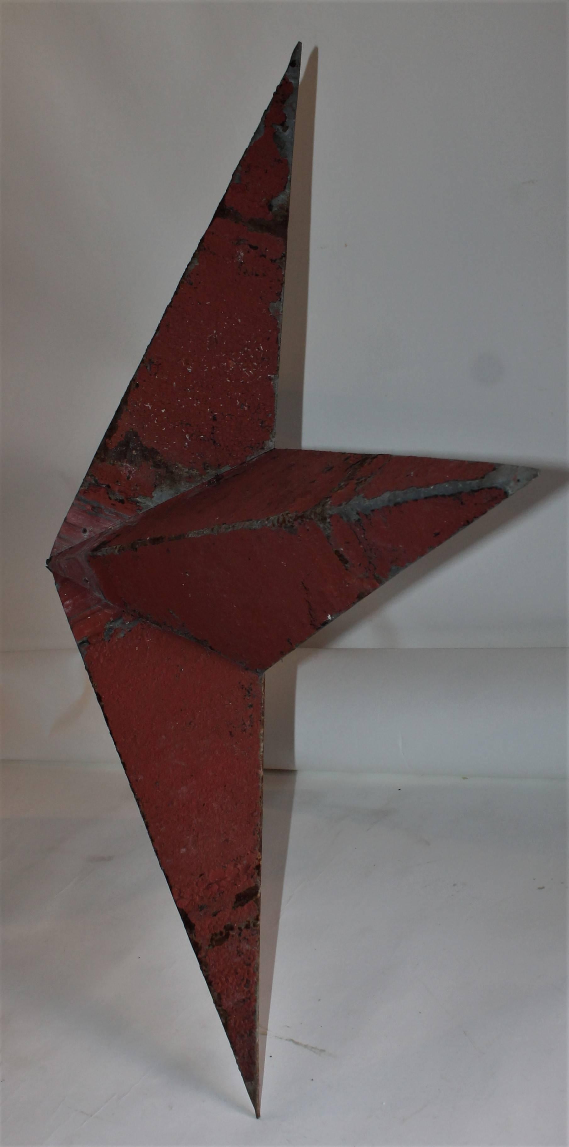 Original Red Painted Tin Barn Star In Distressed Condition In Los Angeles, CA