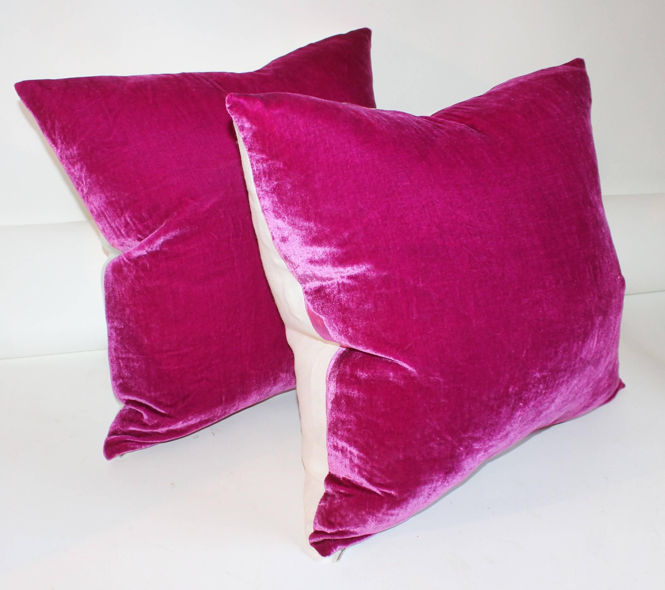 These lux pink velvet pillows have white cotton linen backing and all in pristine condition. There is a pair of 20 x 20 and a pair 22 x 22. Sold as a group of four.