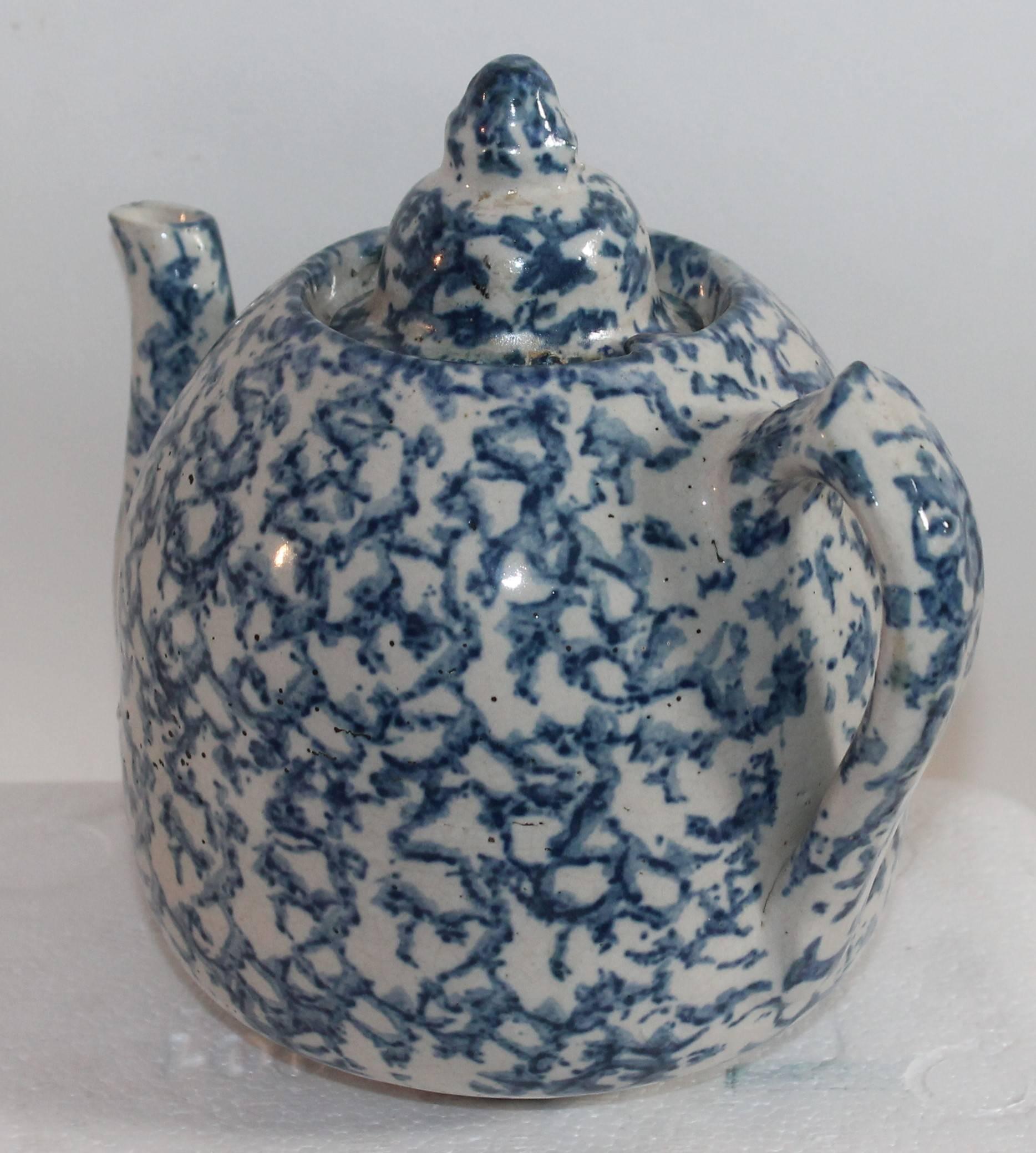 American 19th Century Sponge Ware Teapot with Lid, Very Rare For Sale