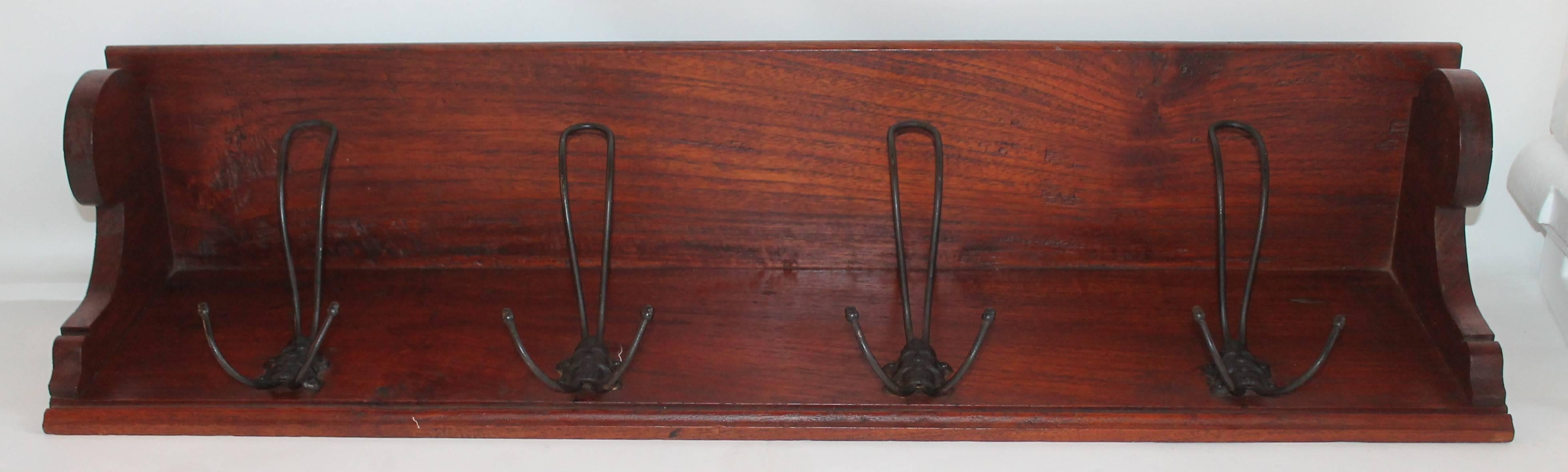 19thc  Coat and Hat Rack Shelf In Excellent Condition In Los Angeles, CA