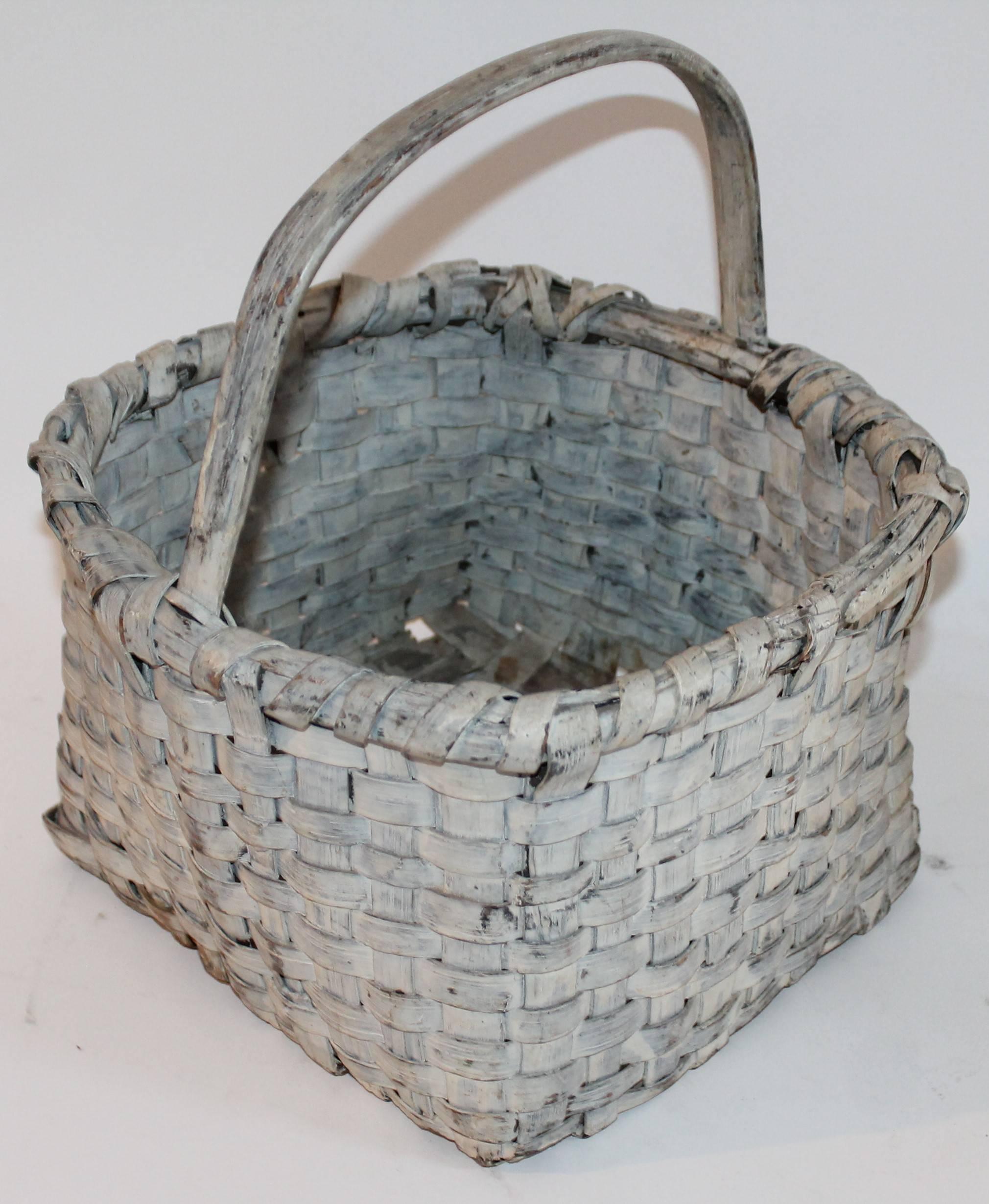 American 19th Century Original Painted Basket and Scoop For Sale