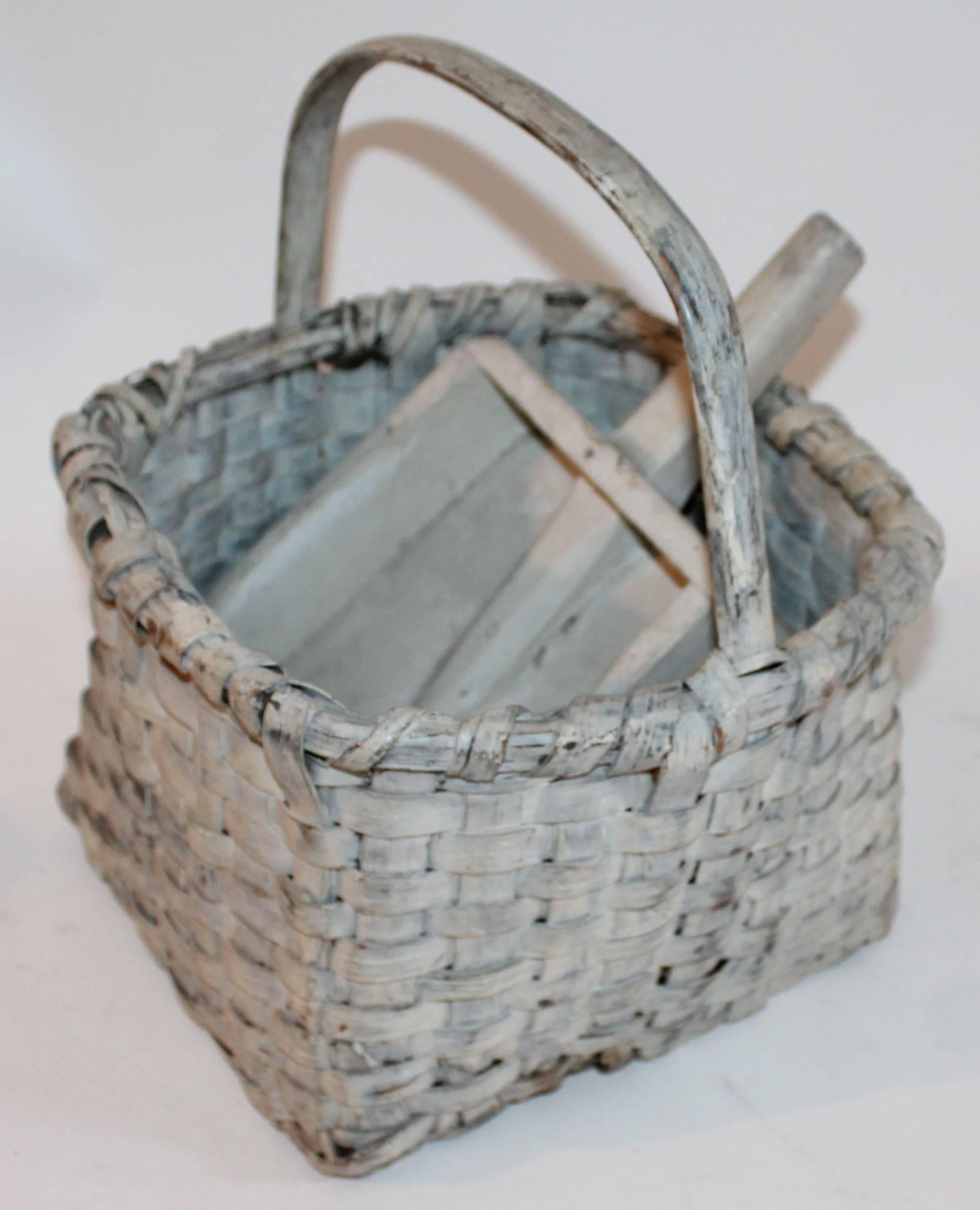 Country 19th Century Original Painted Basket and Scoop For Sale