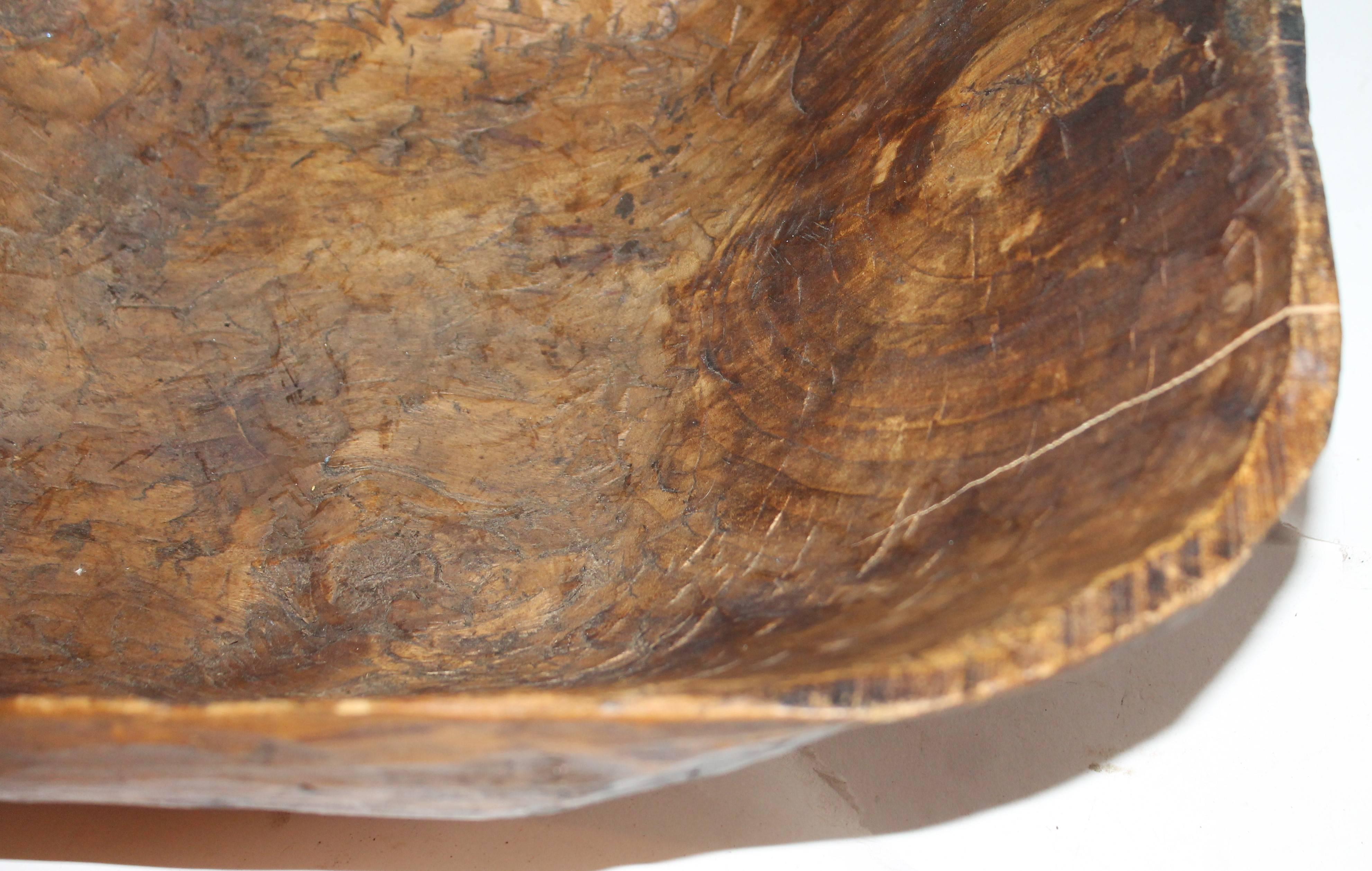 18th Century Hand-Carved American Wood Bowl In Distressed Condition In Los Angeles, CA