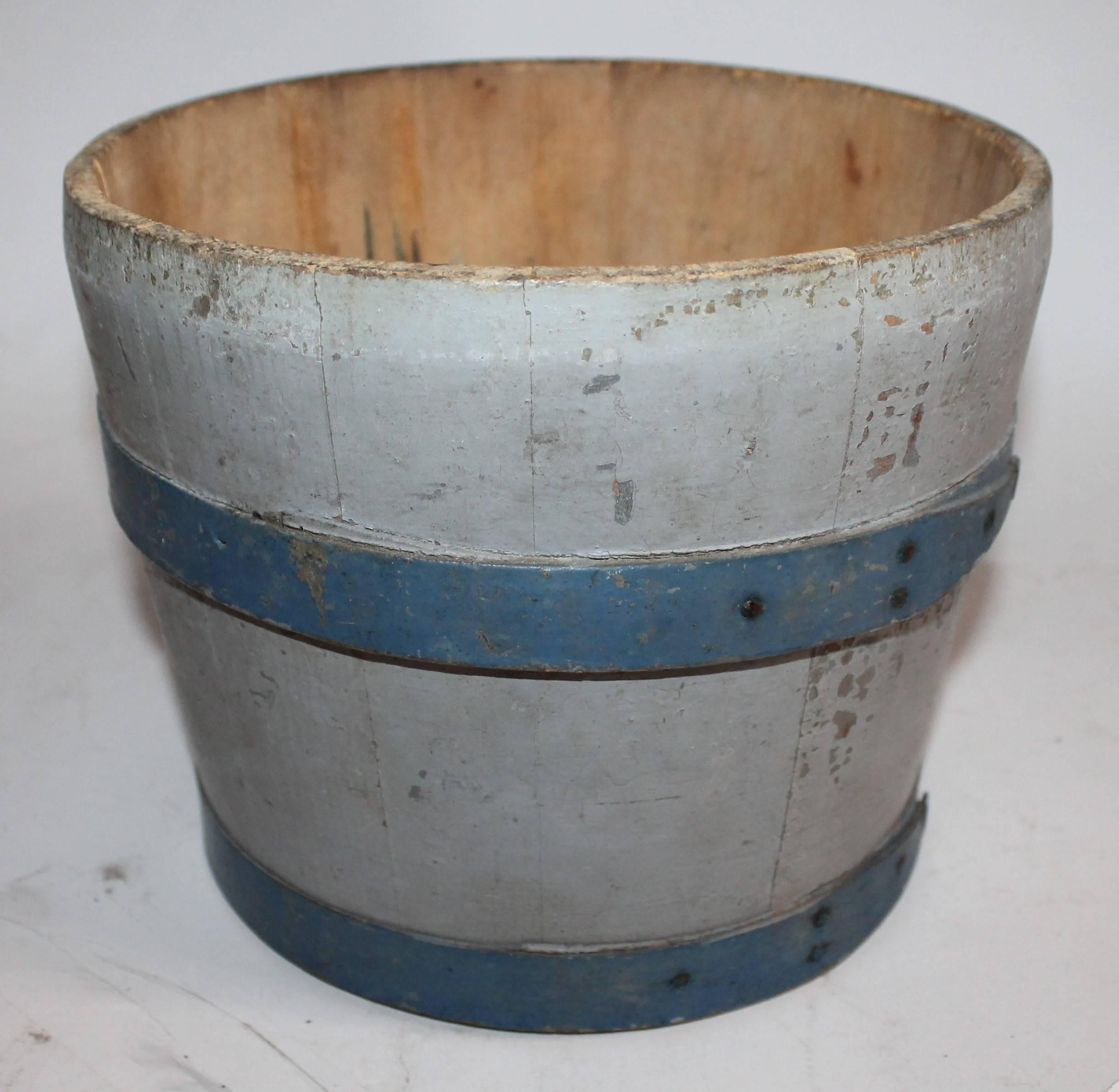 Country 19th Century Original Painted Lard Bucket For Sale