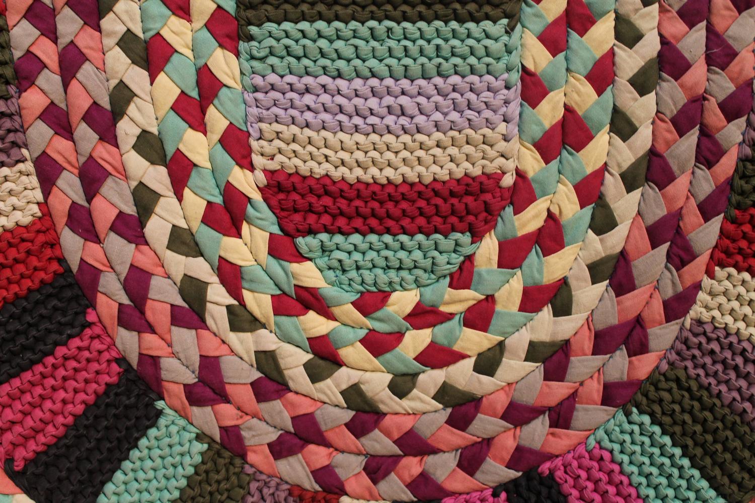 Early 20th Century Braided Amish Rug from Pennsylvania For Sale at 1stdibs