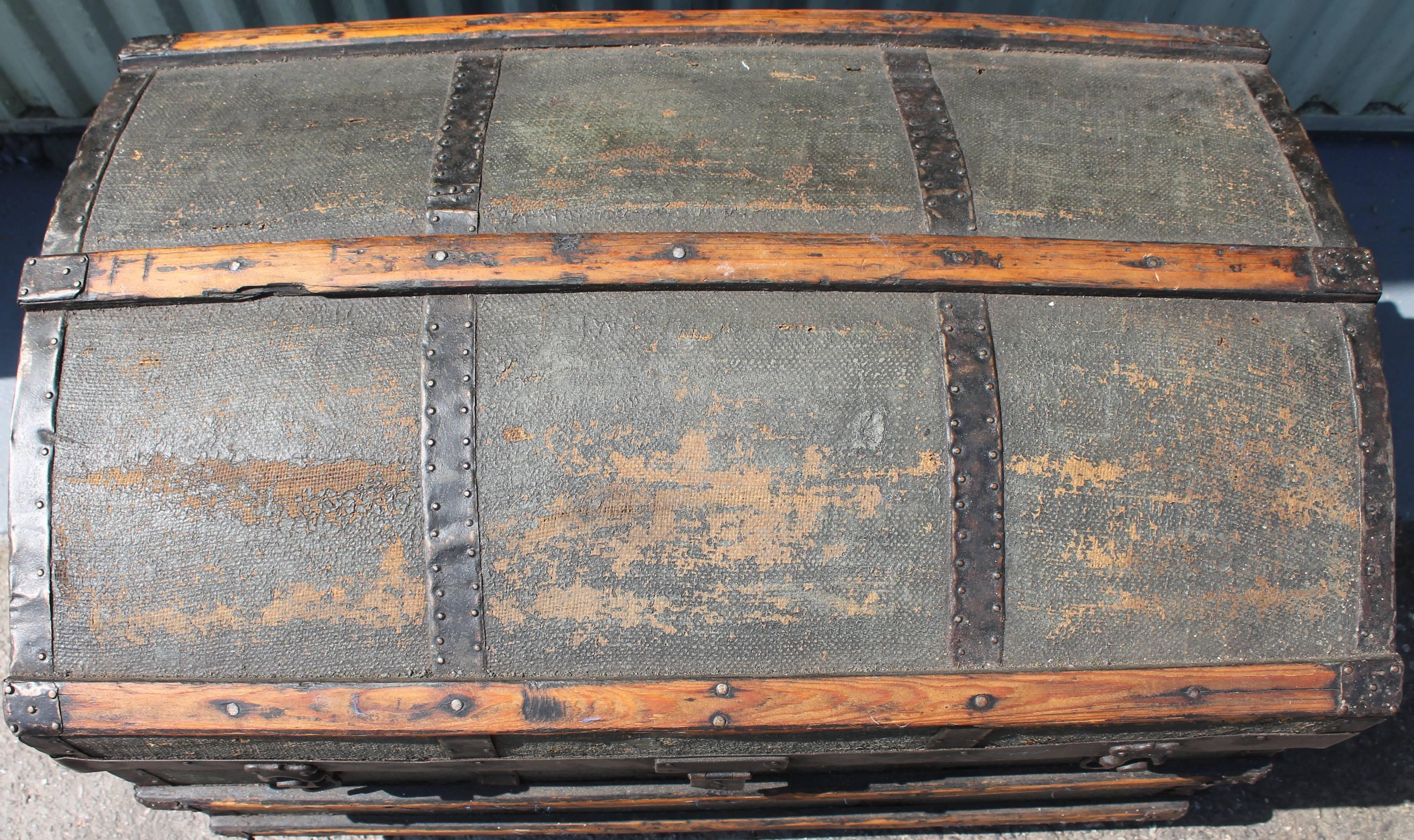 19th Century Original Green Painted Dome Top Trunk In Distressed Condition In Los Angeles, CA