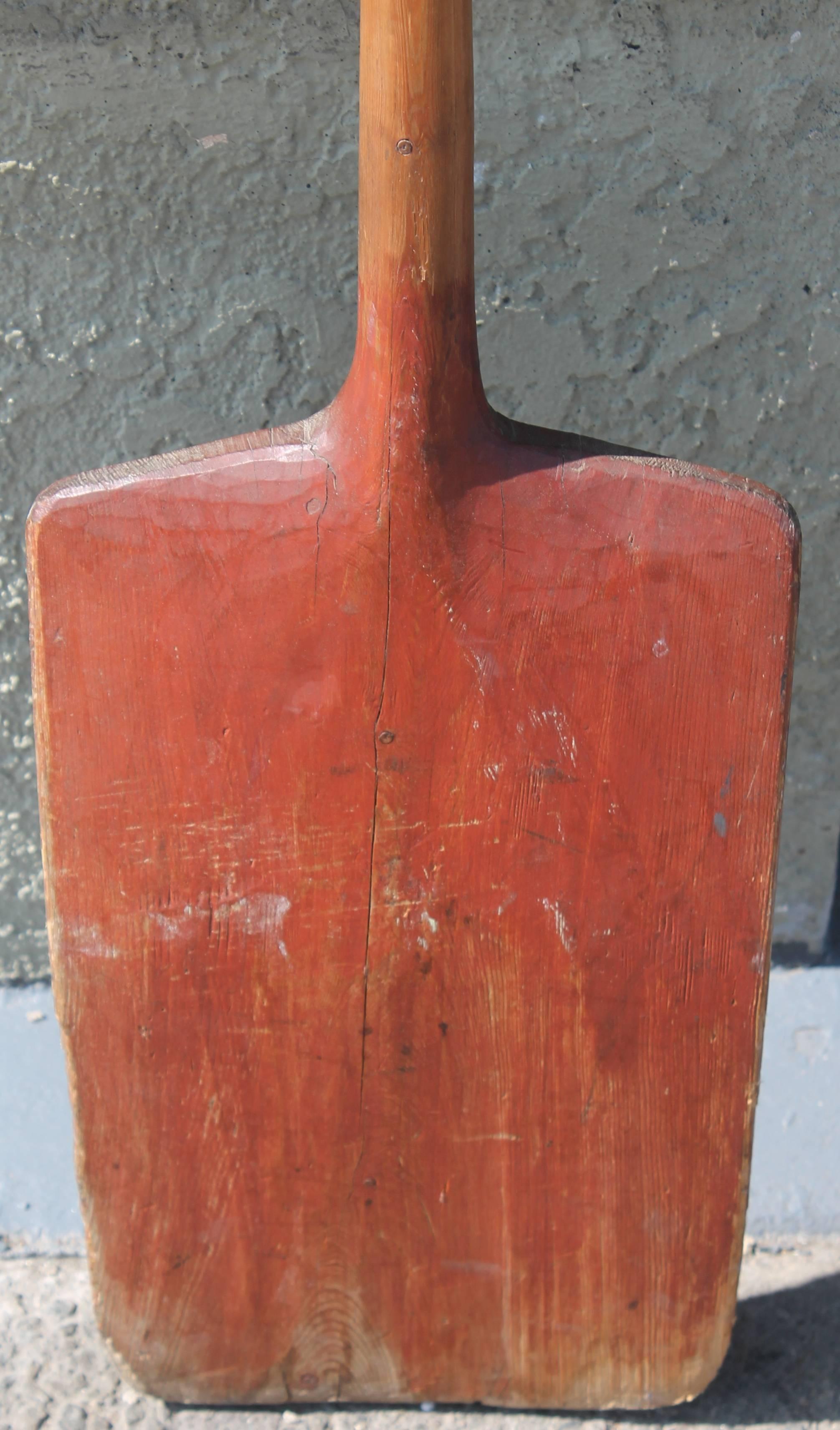 American Early 19th Century Hand-Carved and Painted Shovel For Sale
