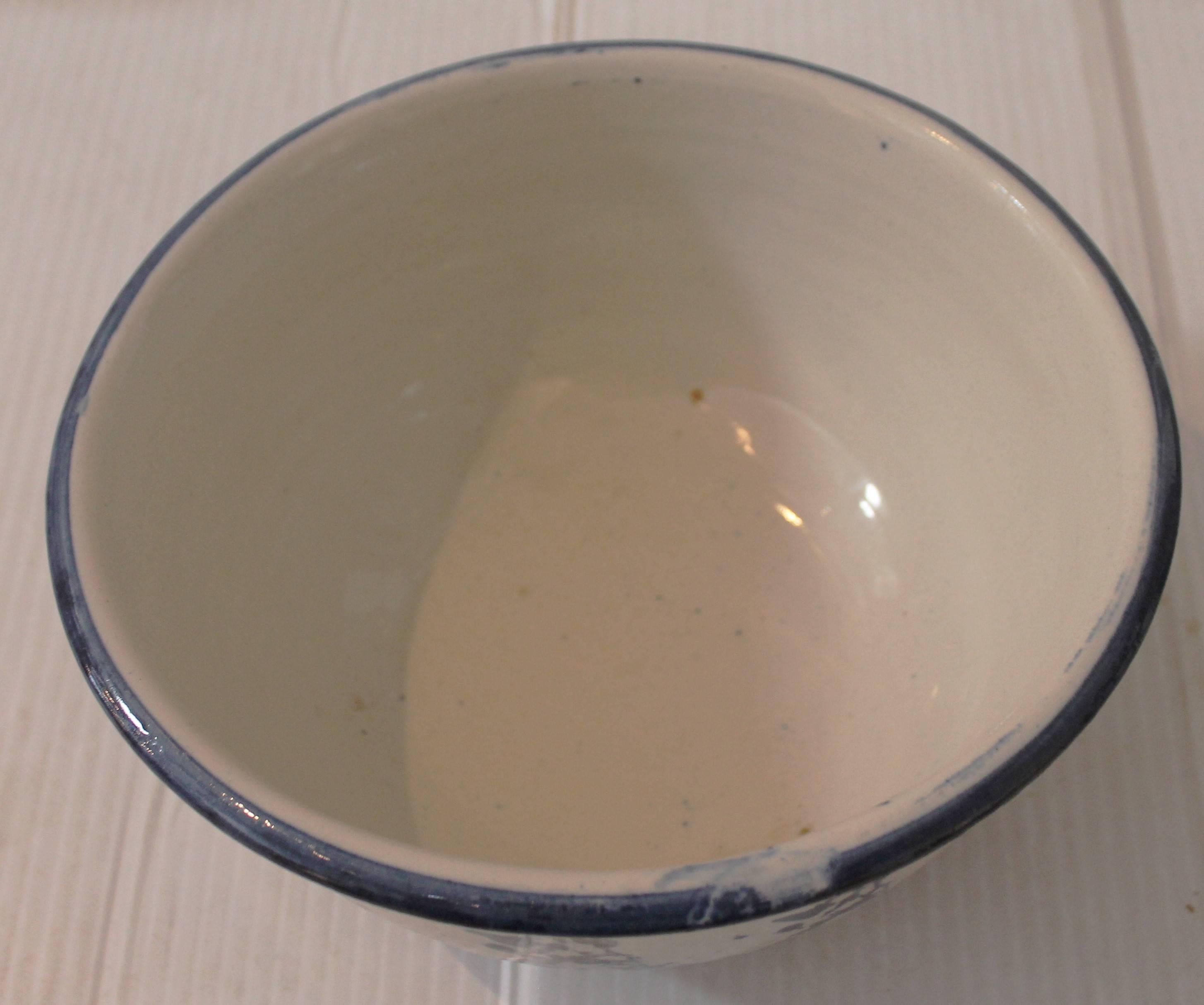 Country 19th Century Sponge Ware Pottery Serving Bowl For Sale