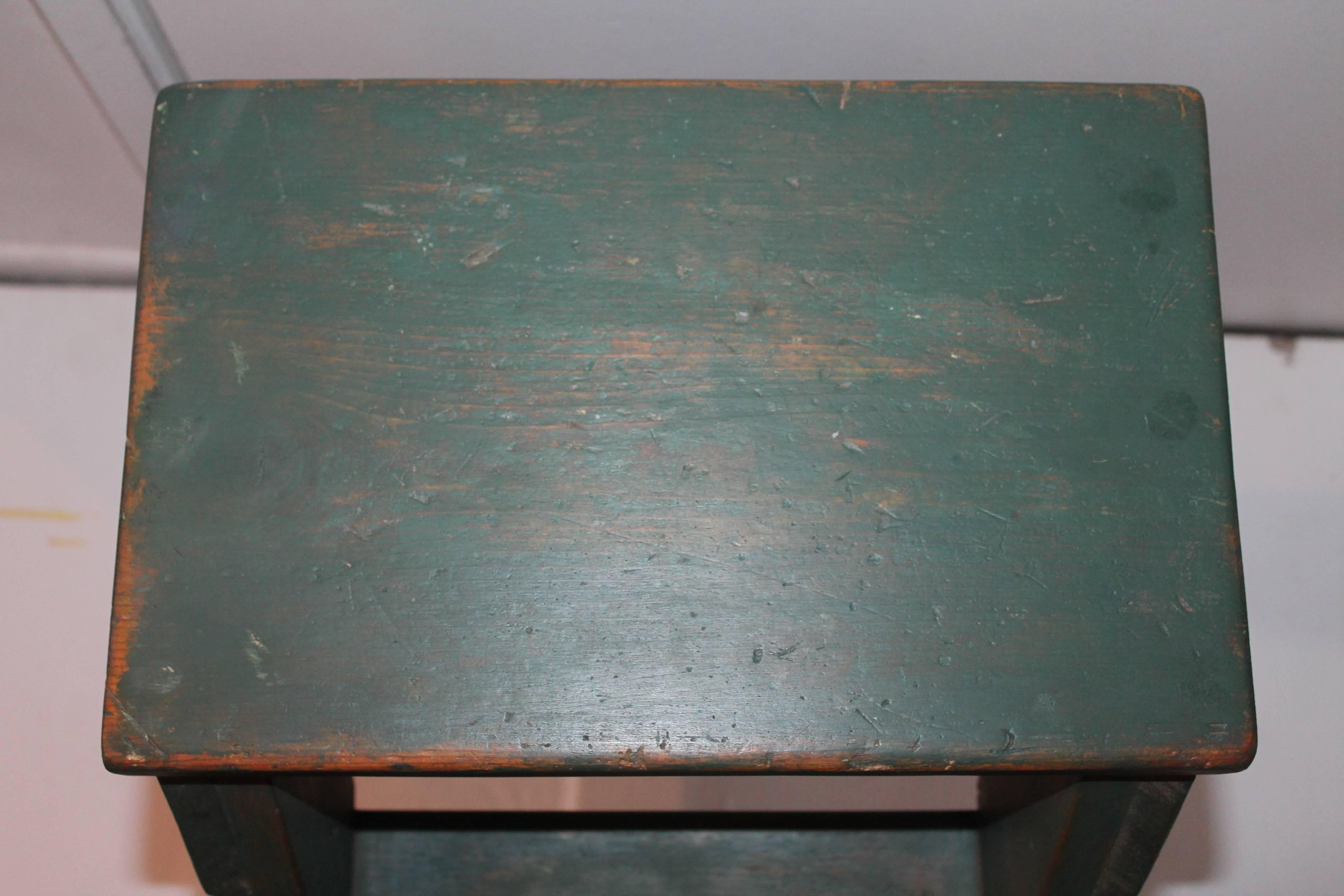 19th Century Original Green Painted New England Step Ladder In Excellent Condition In Los Angeles, CA