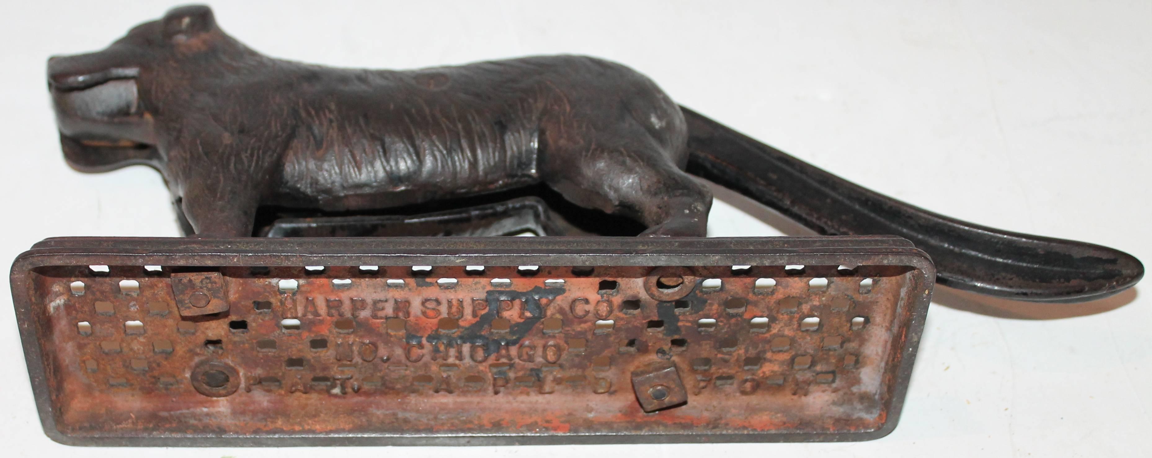 Folky 19th Century Iron Dog Nut Cracker in Original Surface In Excellent Condition In Los Angeles, CA