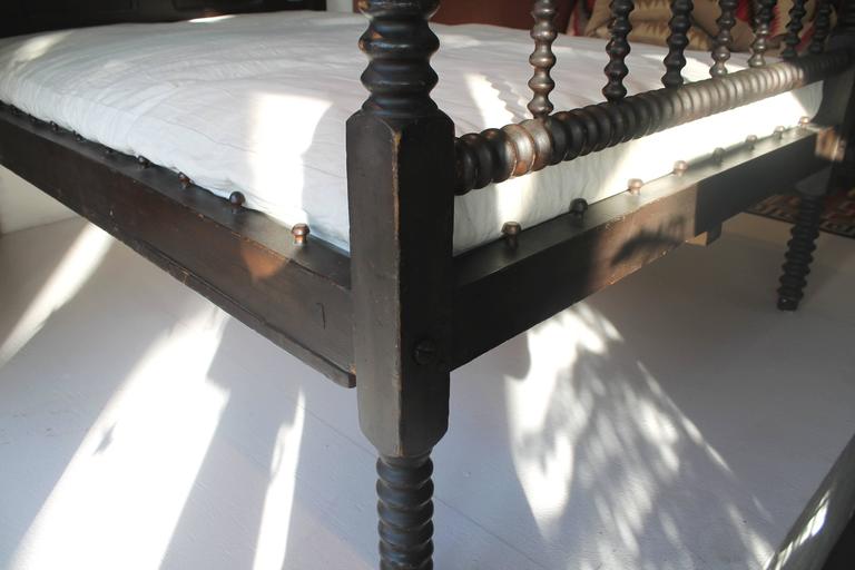 Early 19th Century Ginny Lind Spool Bed at 1stdibs