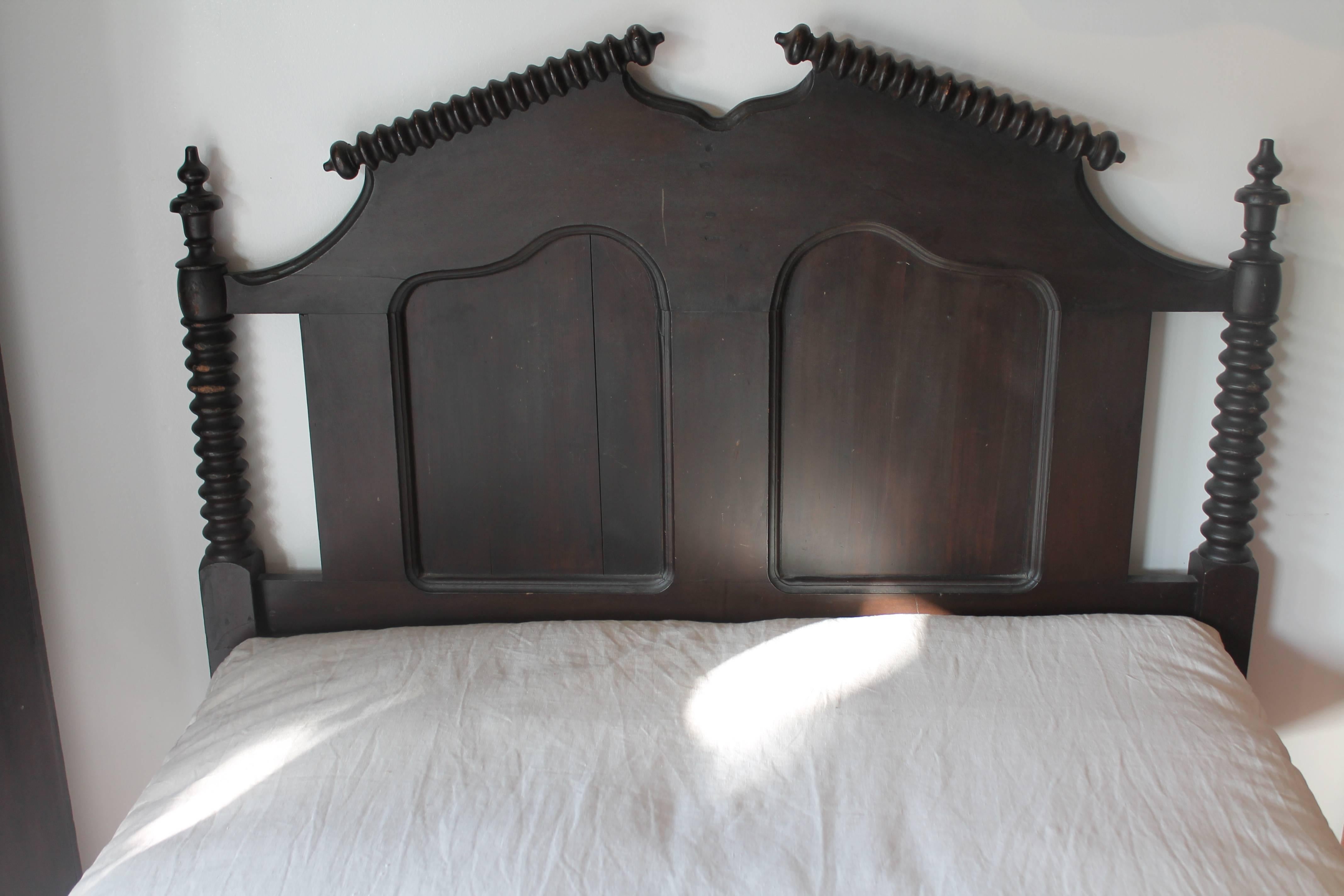 Early 19th Century Ginny Lind Spool Bed 1
