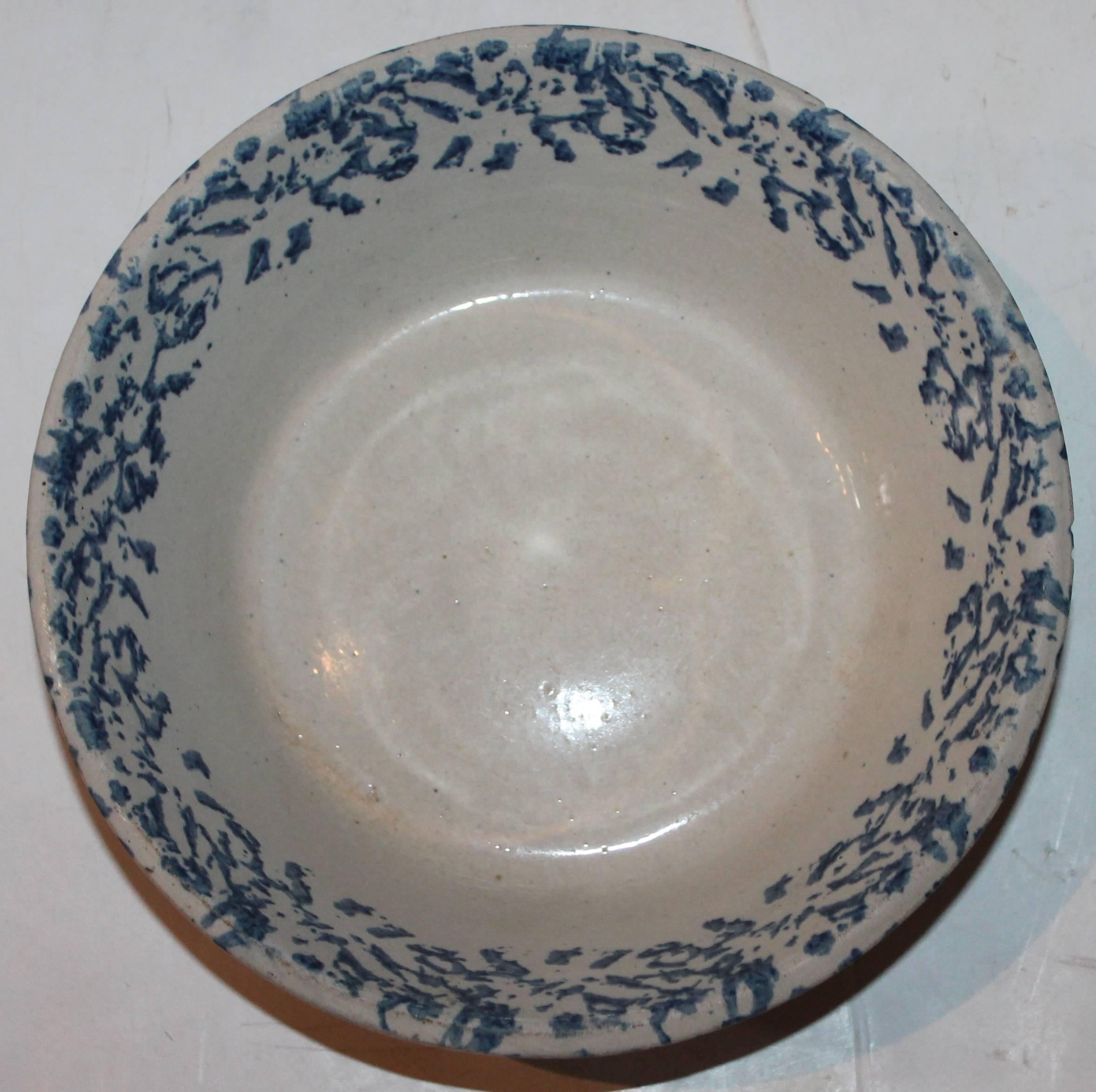 Country 19th Century Spongeware Cream Bowl For Sale
