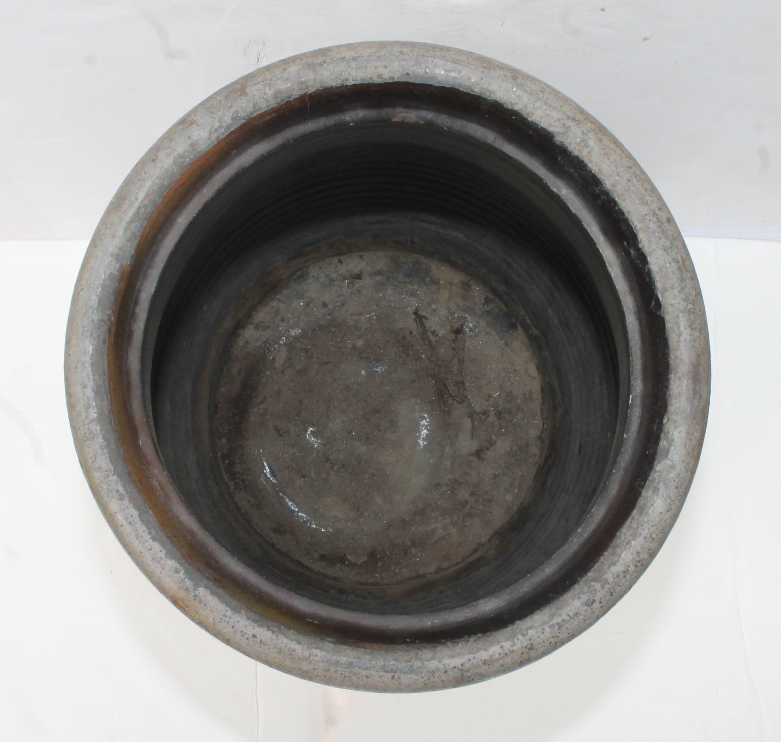 Monumental Early 19th Century Pennsylvania Salt Glaze Decorated Crock In Excellent Condition In Los Angeles, CA
