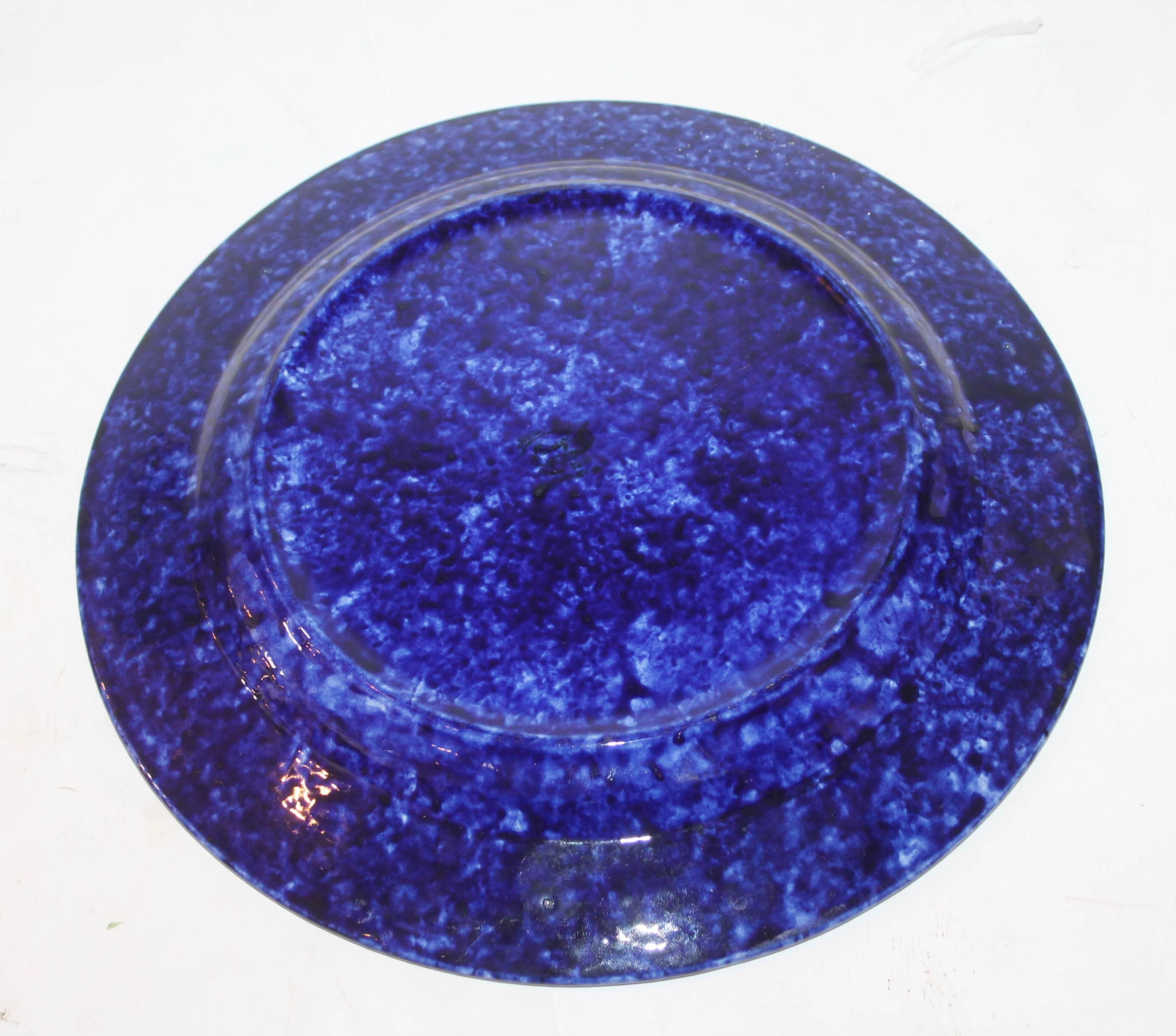 Country Pair of 19th Century Cobalt Blue Spatter Bake Dish and Charger For Sale