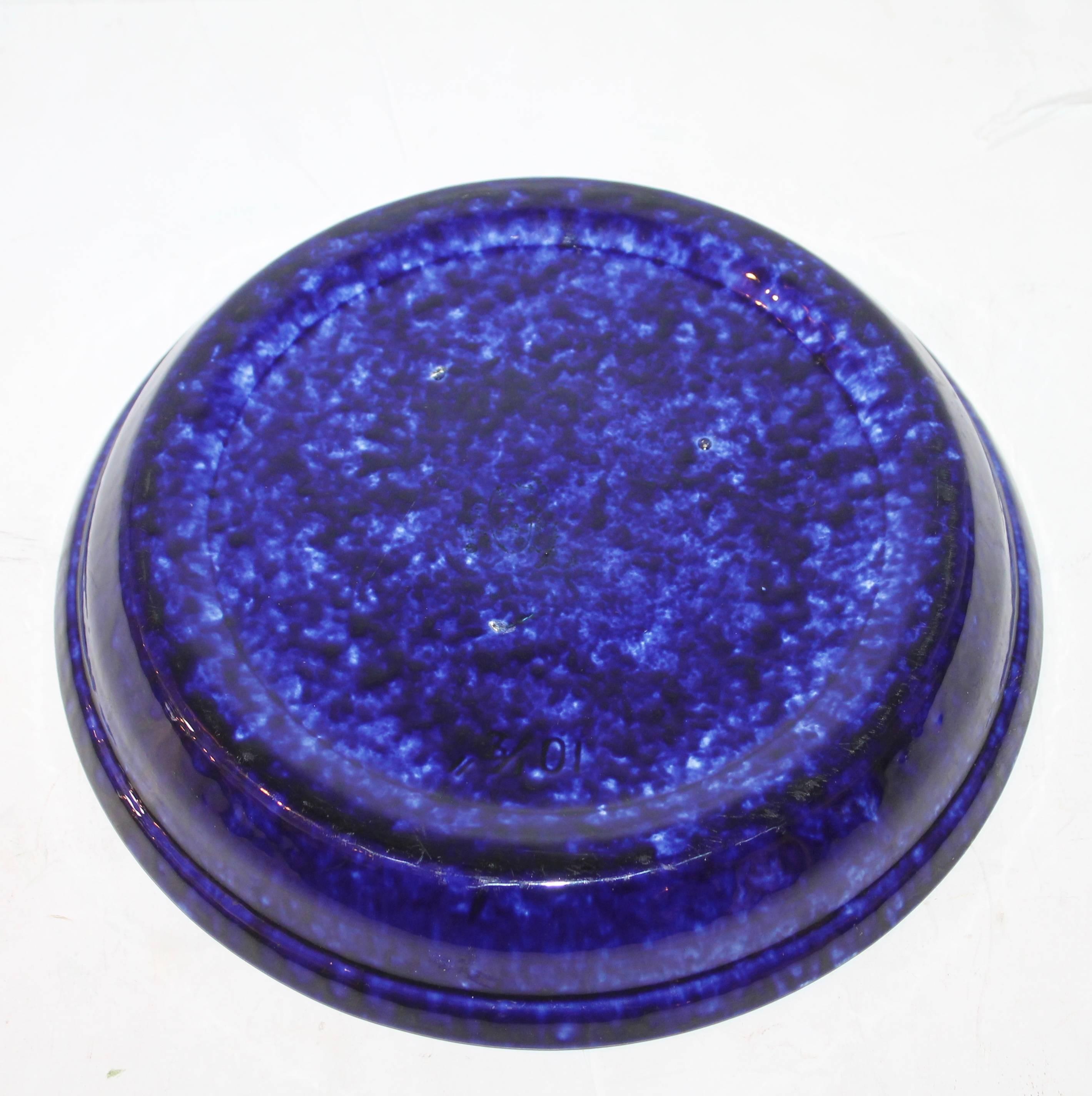 American Pair of 19th Century Cobalt Blue Spatter Bake Dish and Charger For Sale