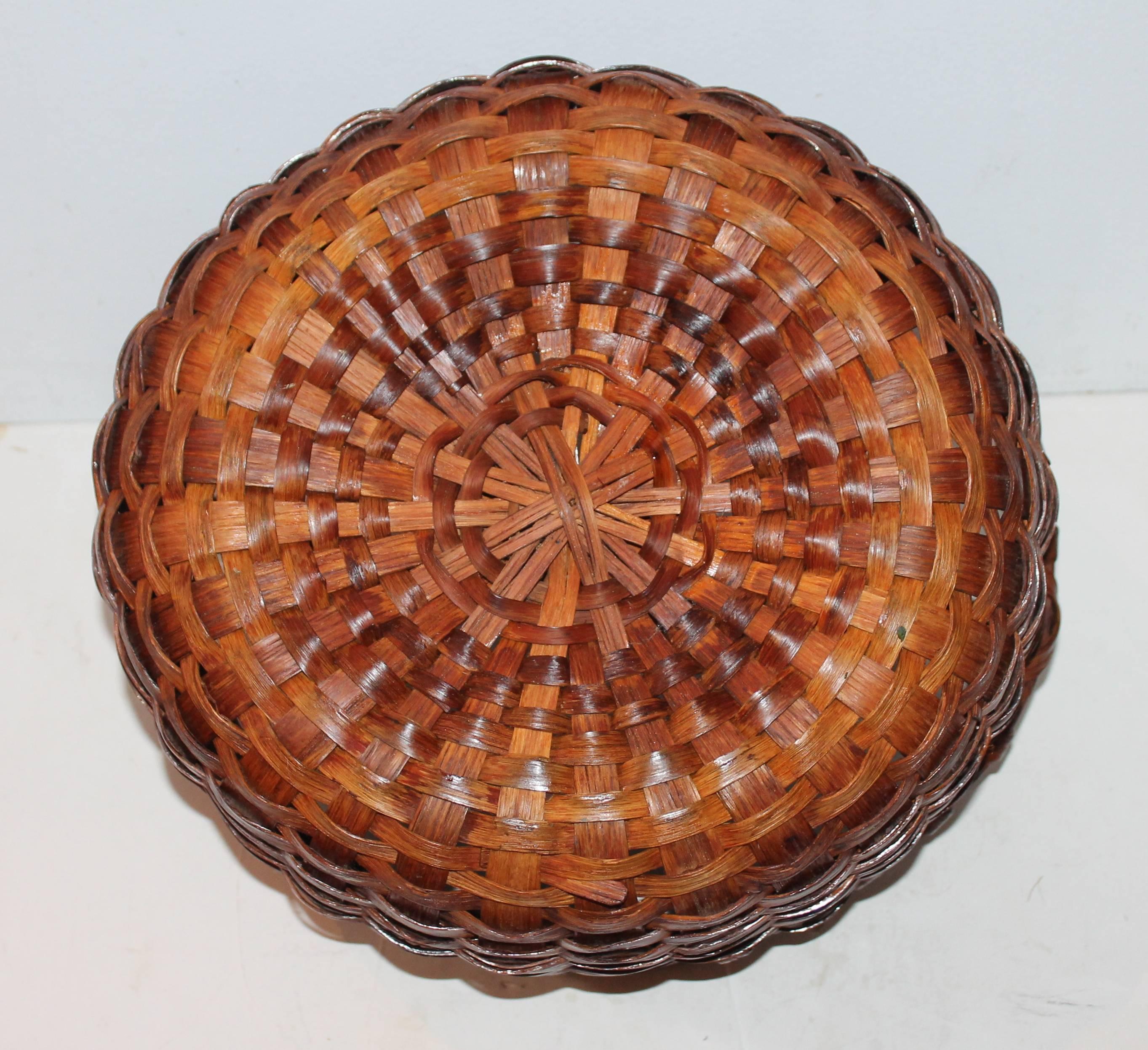 American Large Round Fruit Basket