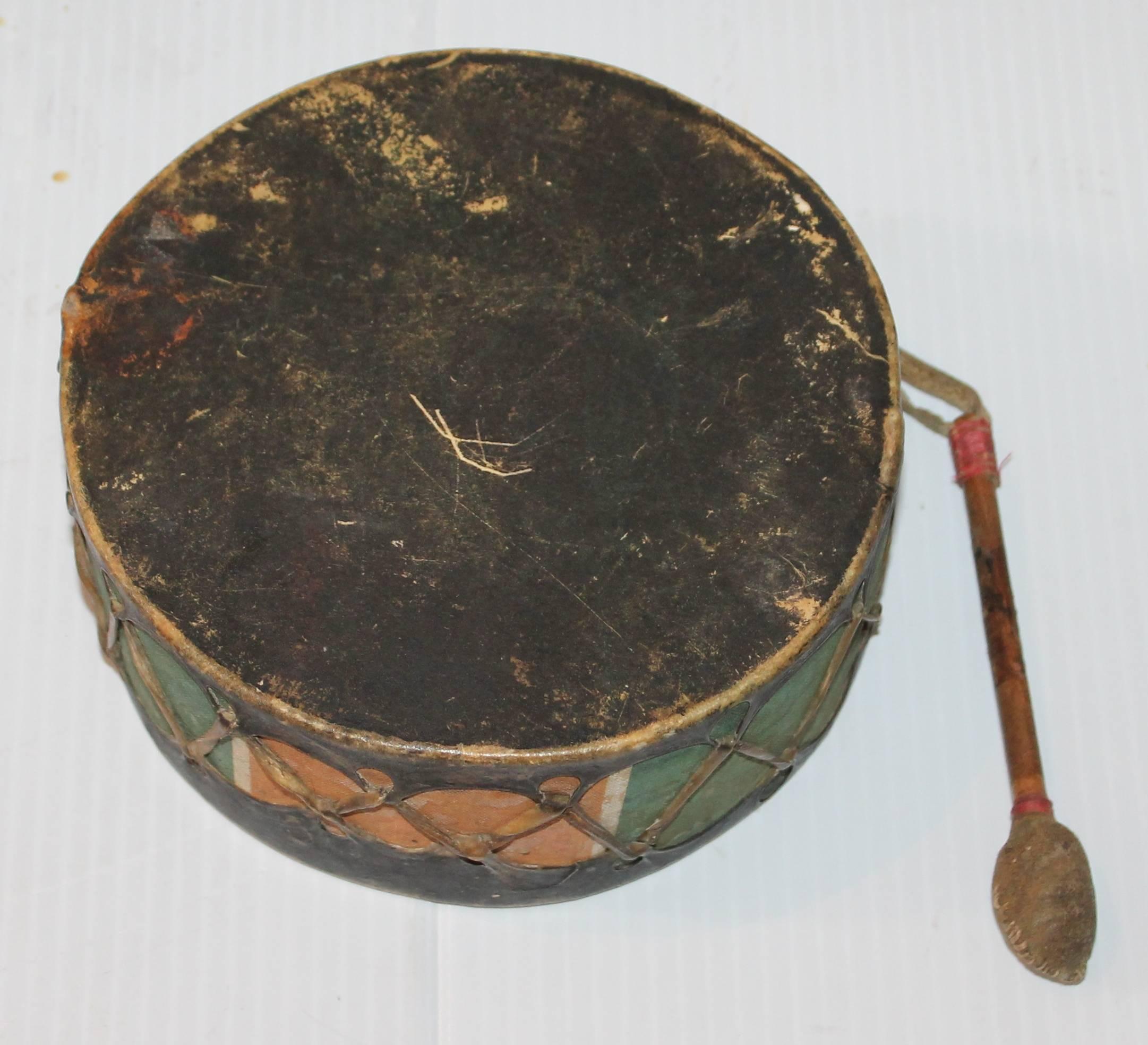 19th Century Pueblo Original Paint Decorated Drum In Distressed Condition For Sale In Los Angeles, CA