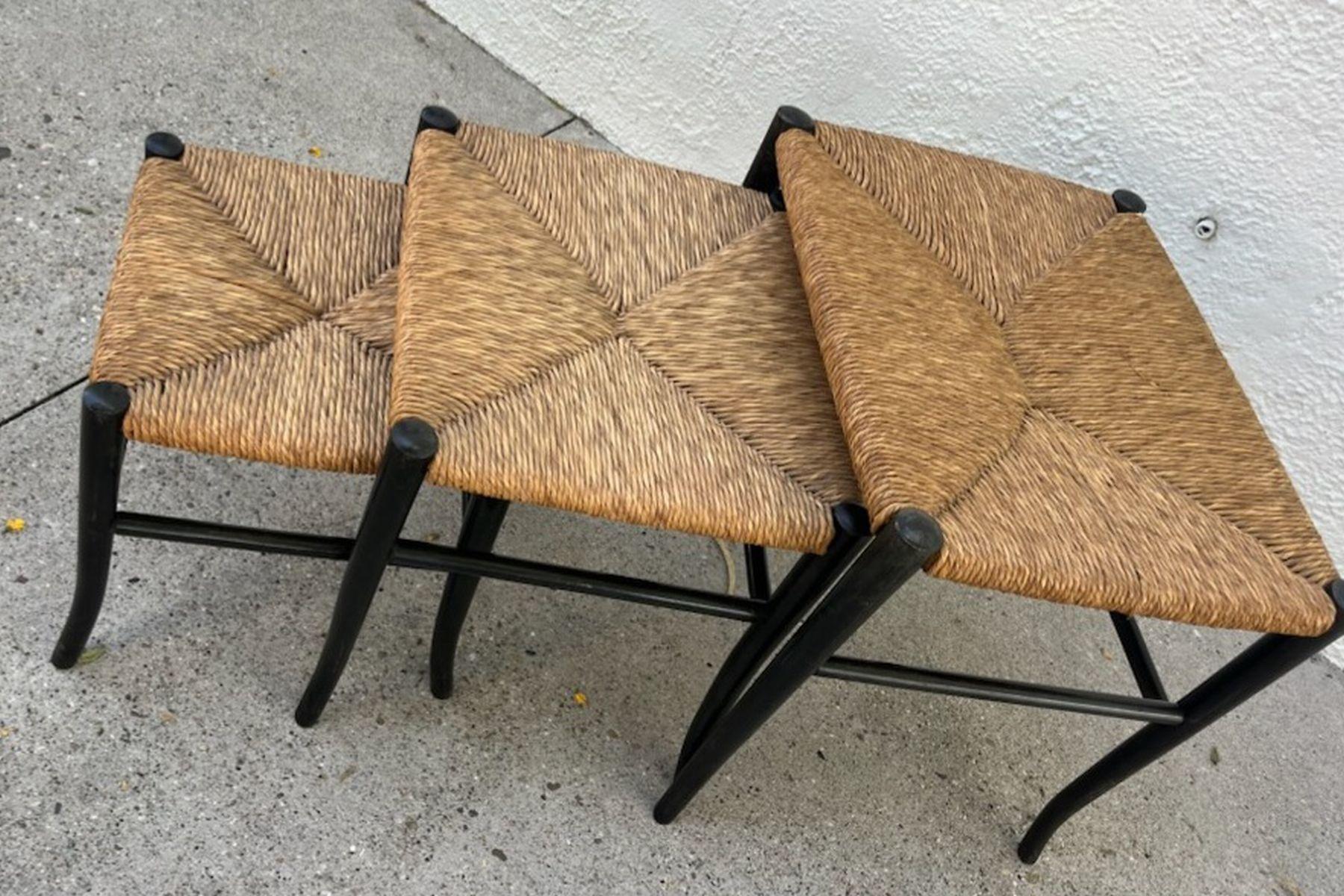 Italienische handgeflochtene Splint Top Nesting Tables-3 (Adirondack) im Angebot