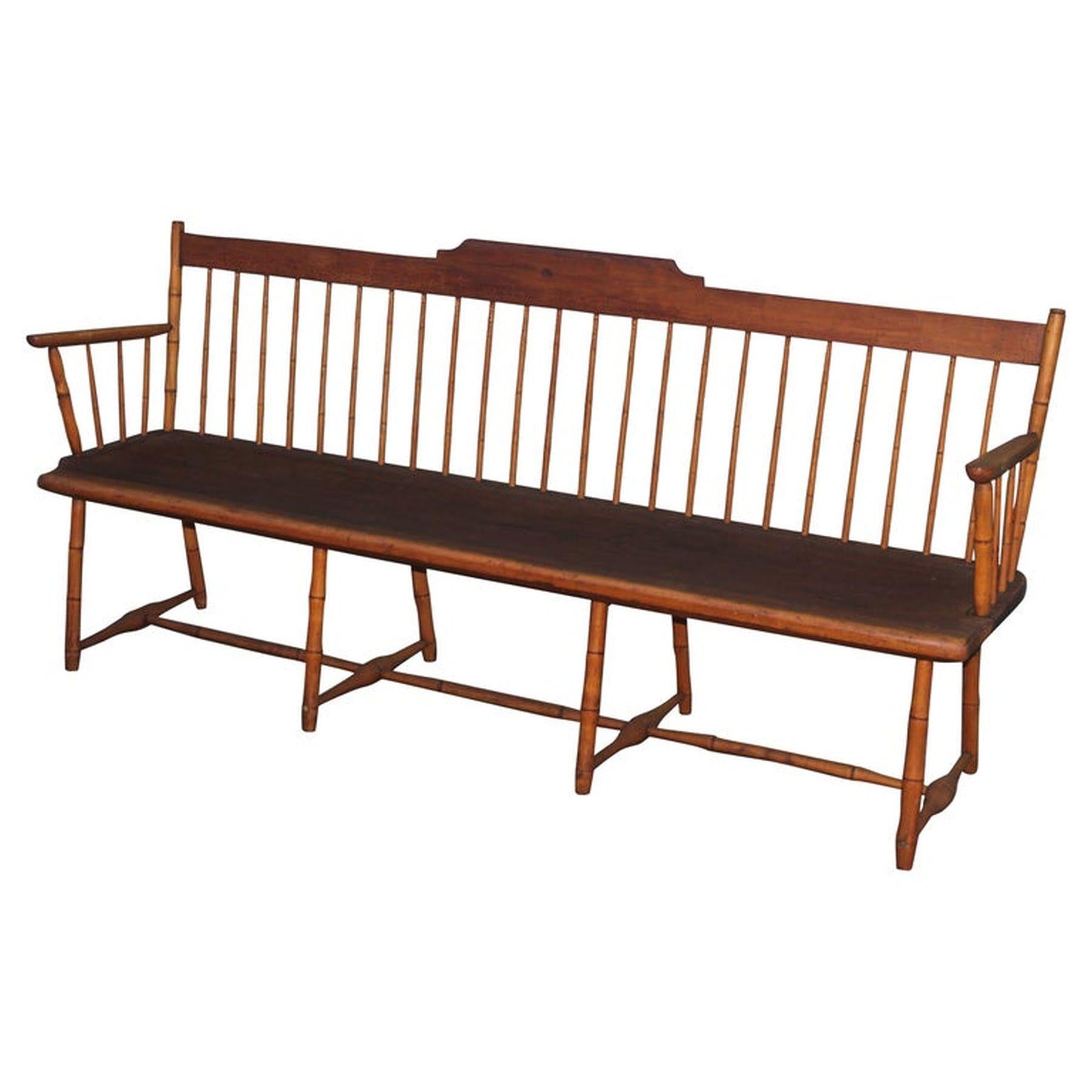 19Thc Early hand made New England Windsor settle / bench in fine condition.This surface has such an amazing patina.The Windsor benches are very rare to find. When you see them they are usually in bad condition or over painted. This bench is in very