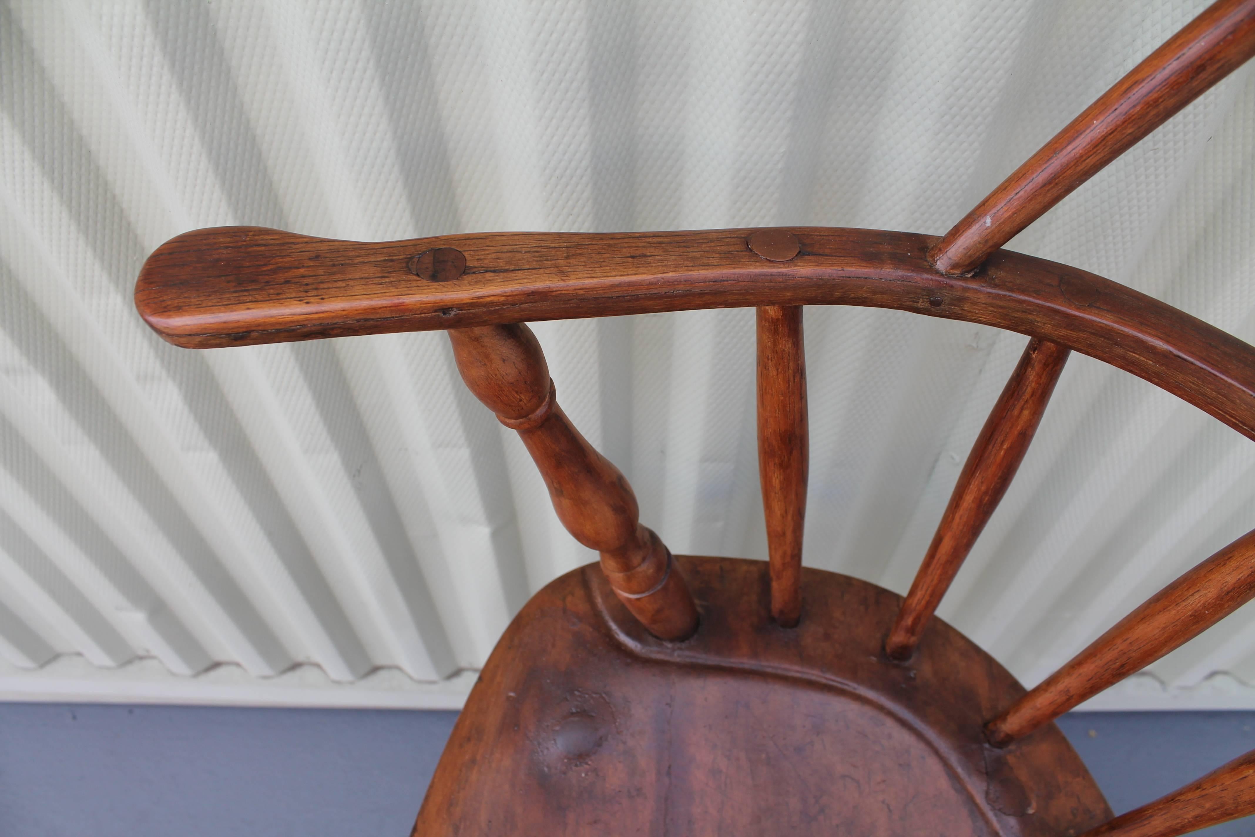 Country 18th Century Sack Back Extended Arm Windsor Chair
