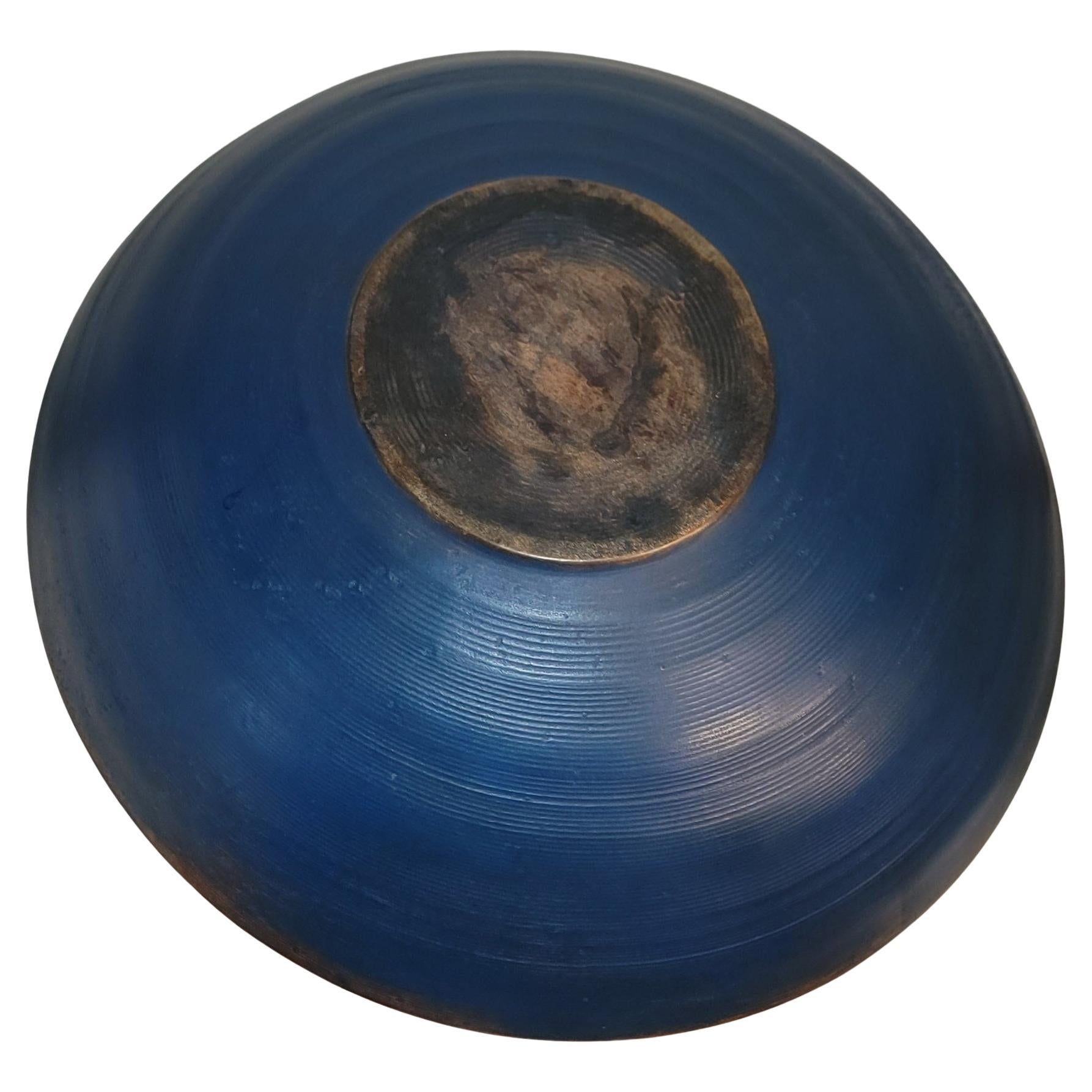 Bol en bois original du 19e siècle, peint en bleu et sculpté à la main