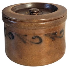 Recipiente con tapa del siglo XIX