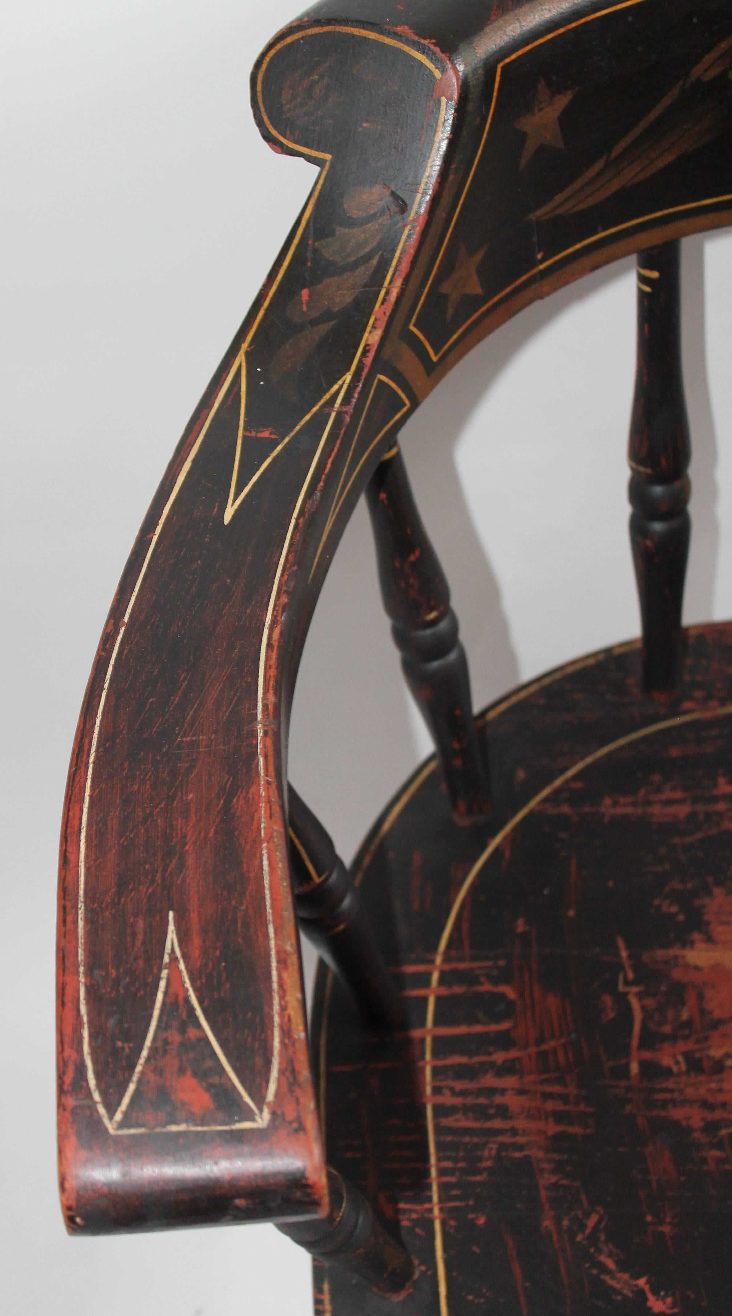 XIXe siècle Chaise de capitaine peinte d'origine du 19ème siècle avec aigle et étoiles en vente