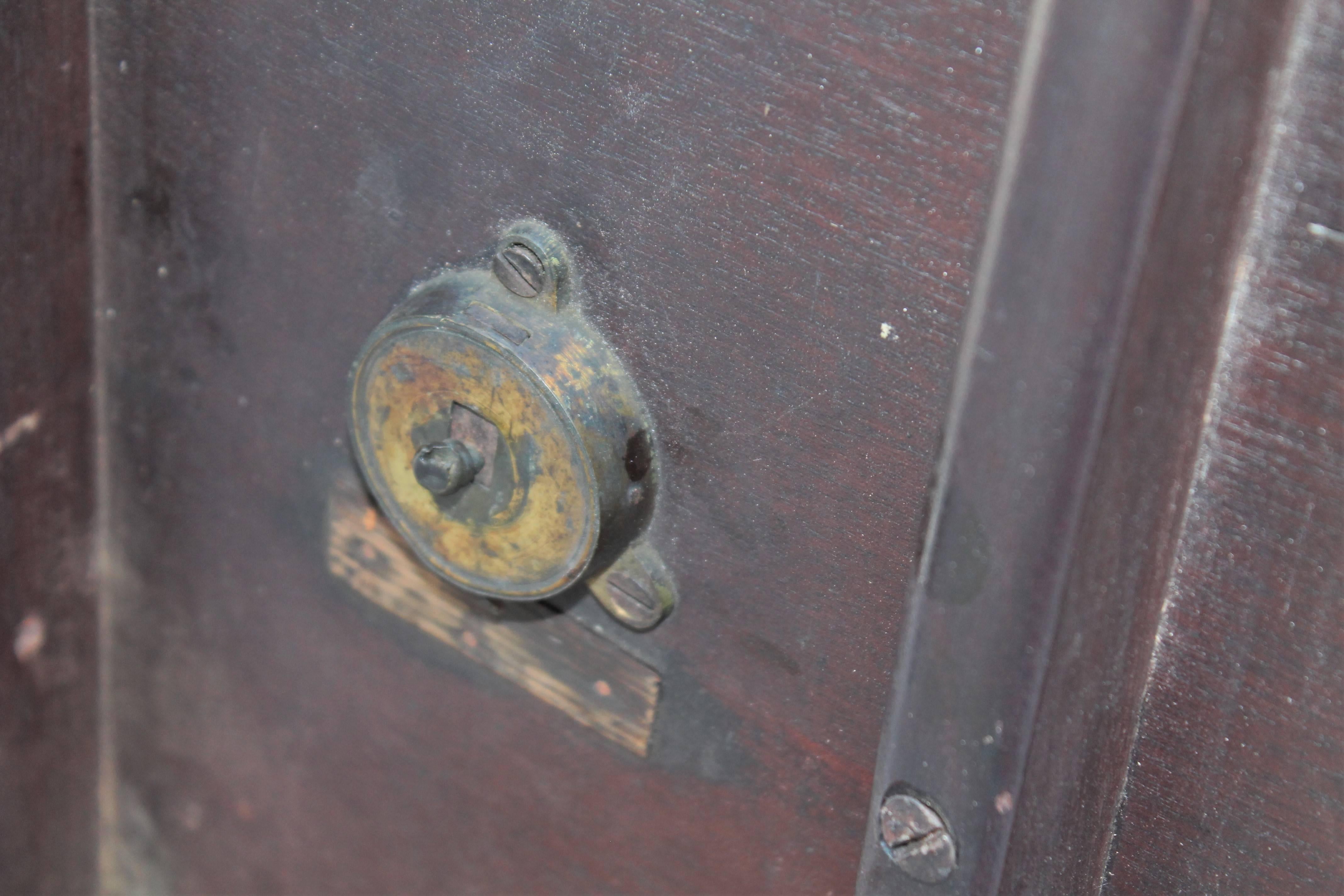 18th Century and Earlier 18th Century Lift Top / Tea Table from New England
