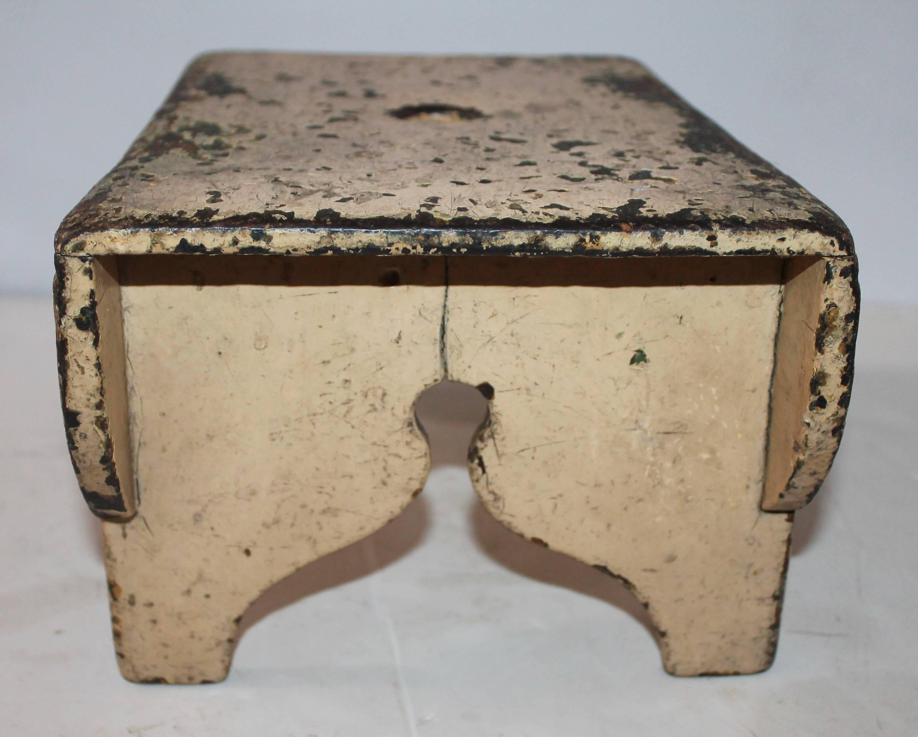 Pine Early 19th Century Bench in Original Putty Paint