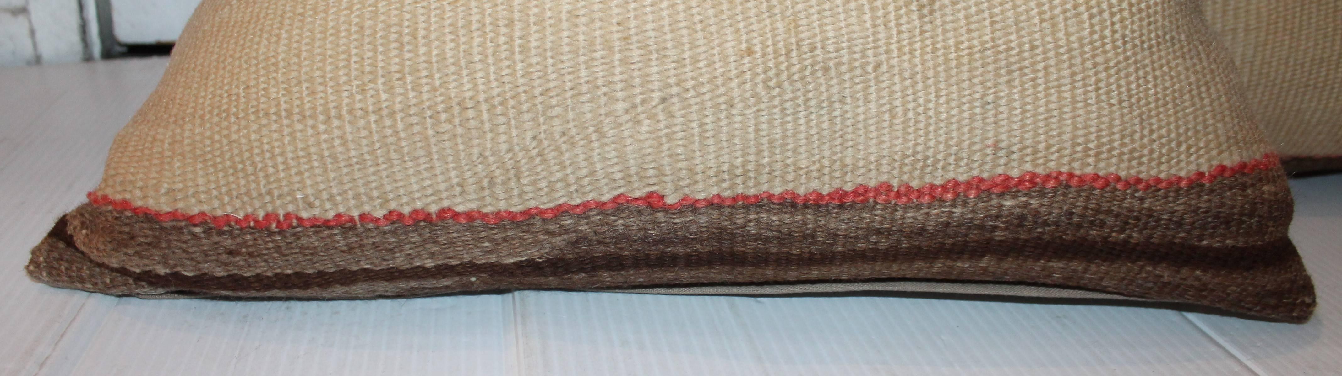 Paire de coussins de tissage Navajo marron et beige du début du 19ème siècle Abîmé - En vente à Los Angeles, CA