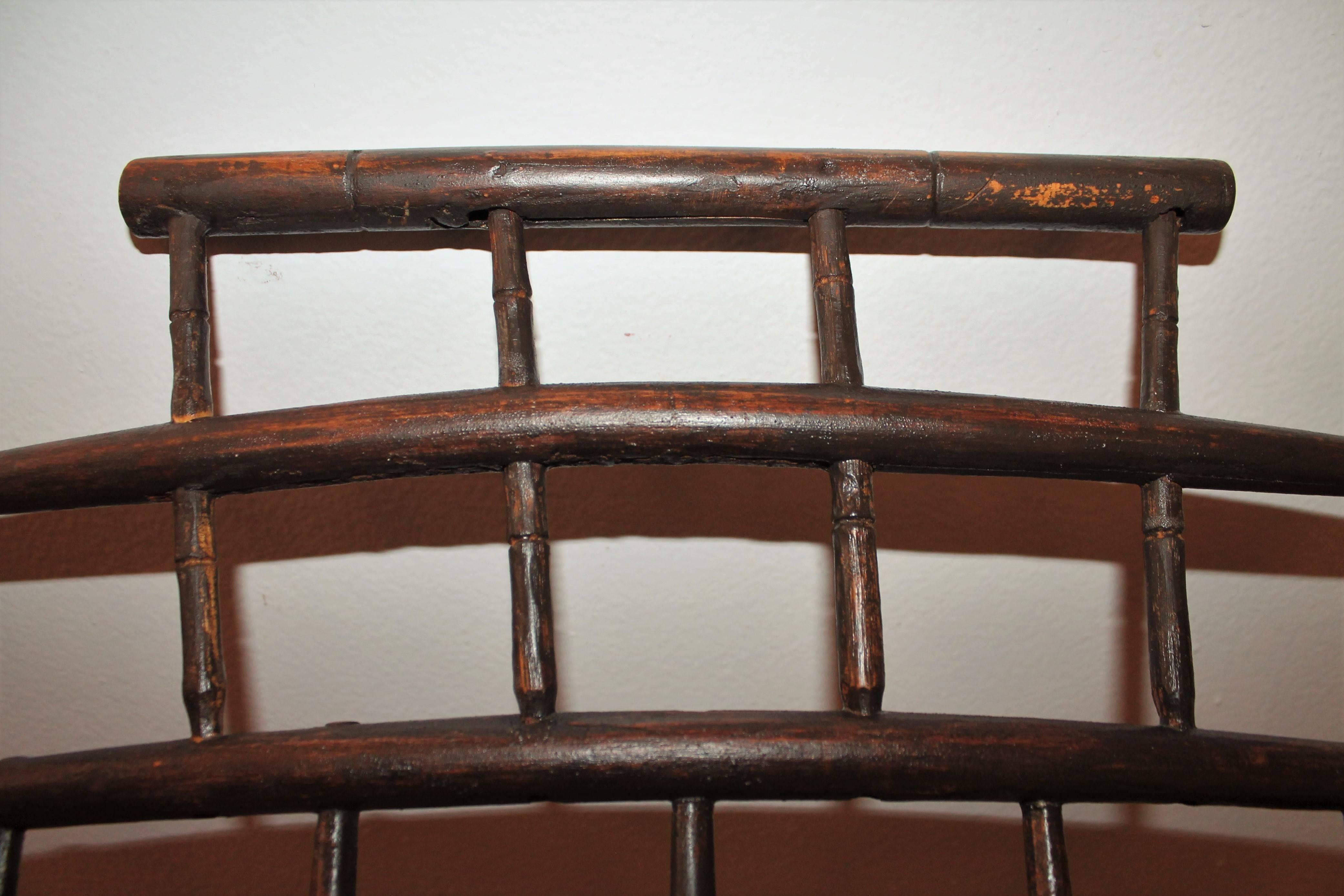19th Century Brown Painted Windsor Rocking Chair In Excellent Condition For Sale In Los Angeles, CA