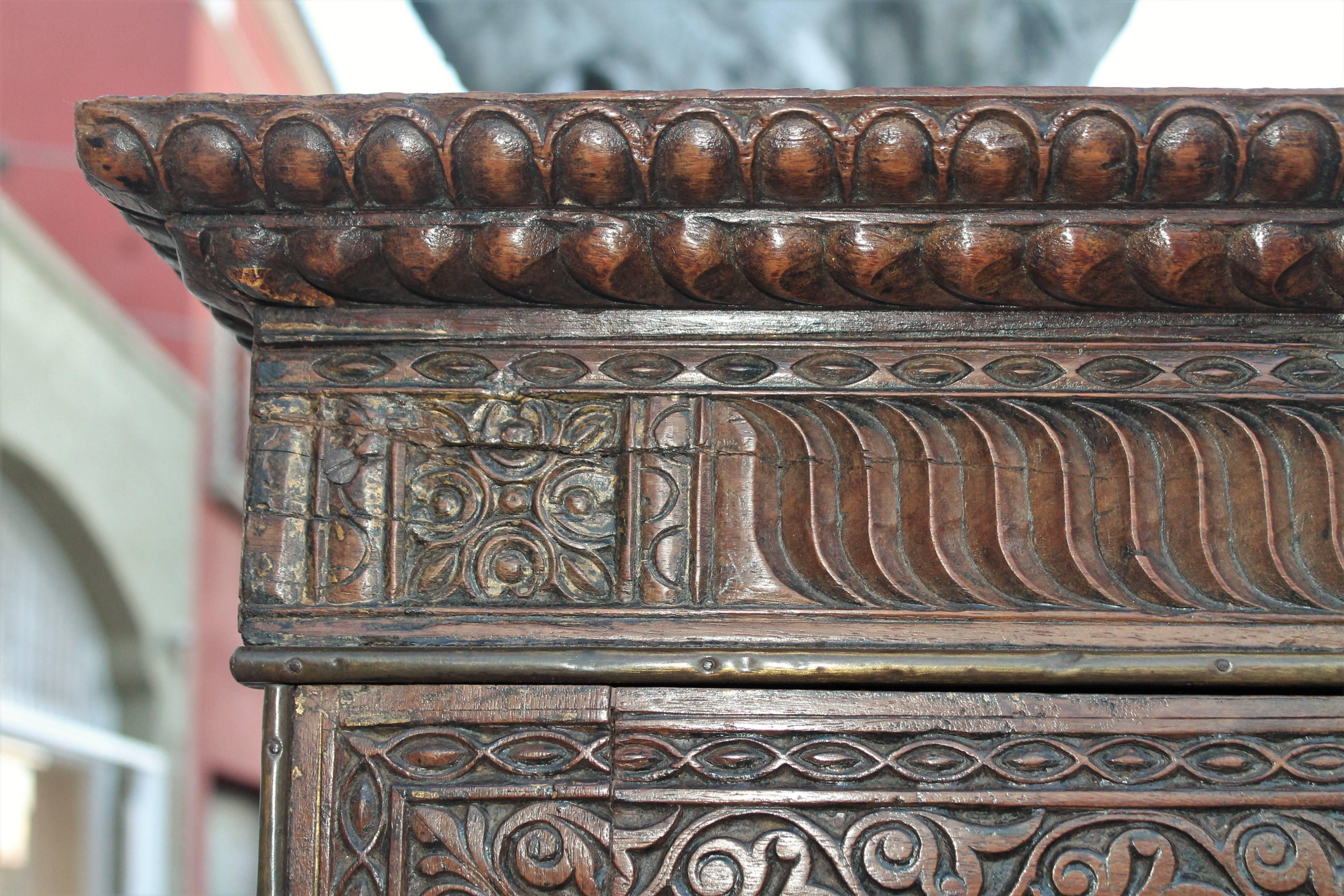 Early 19th Century Hand-Carved Two-Piece Wall Cupboard In Good Condition In Los Angeles, CA