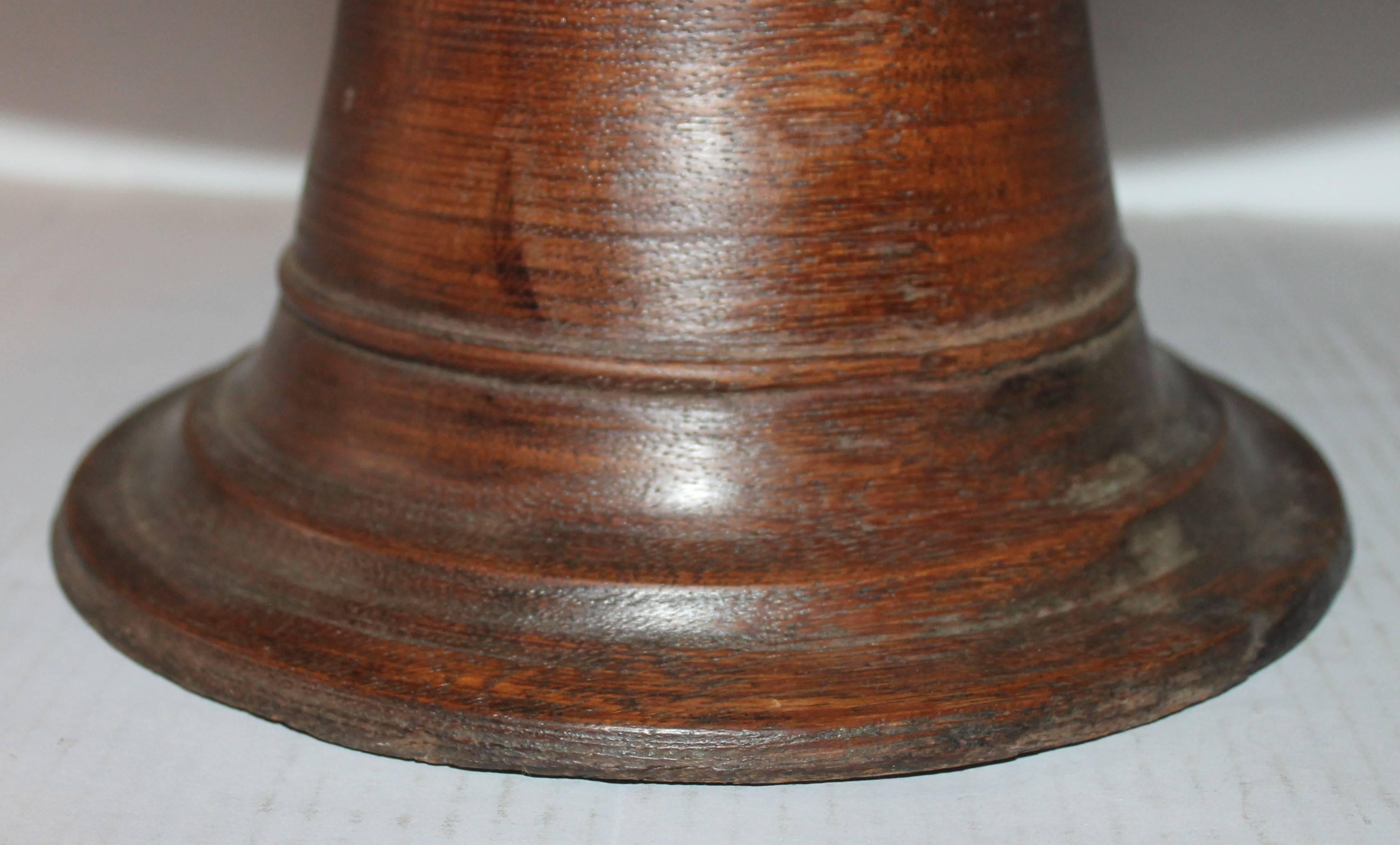 Early 18th Century Wood Treen Pedestal In Good Condition In Los Angeles, CA