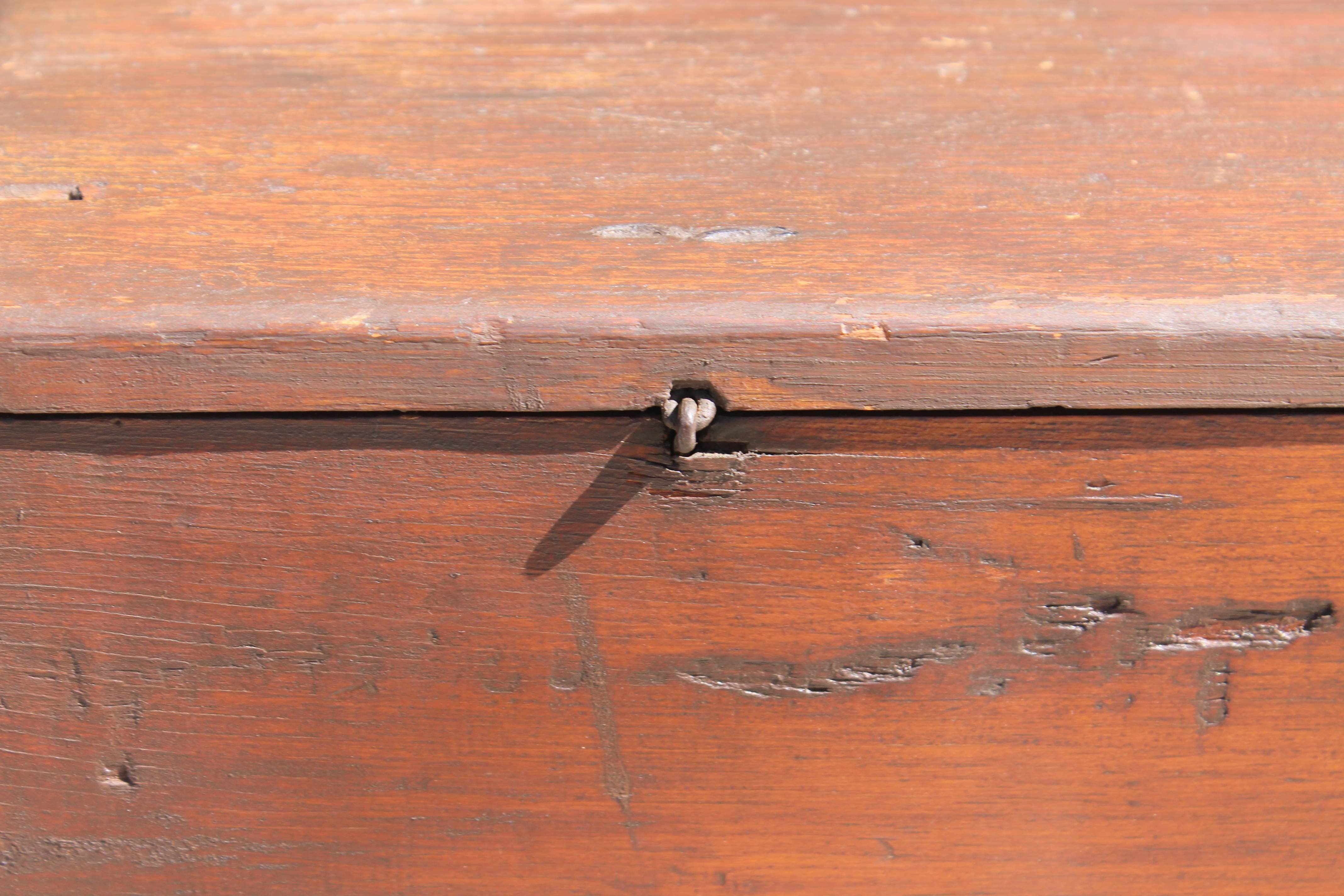 Early 18th Century New England Child's Blanket Chest 2