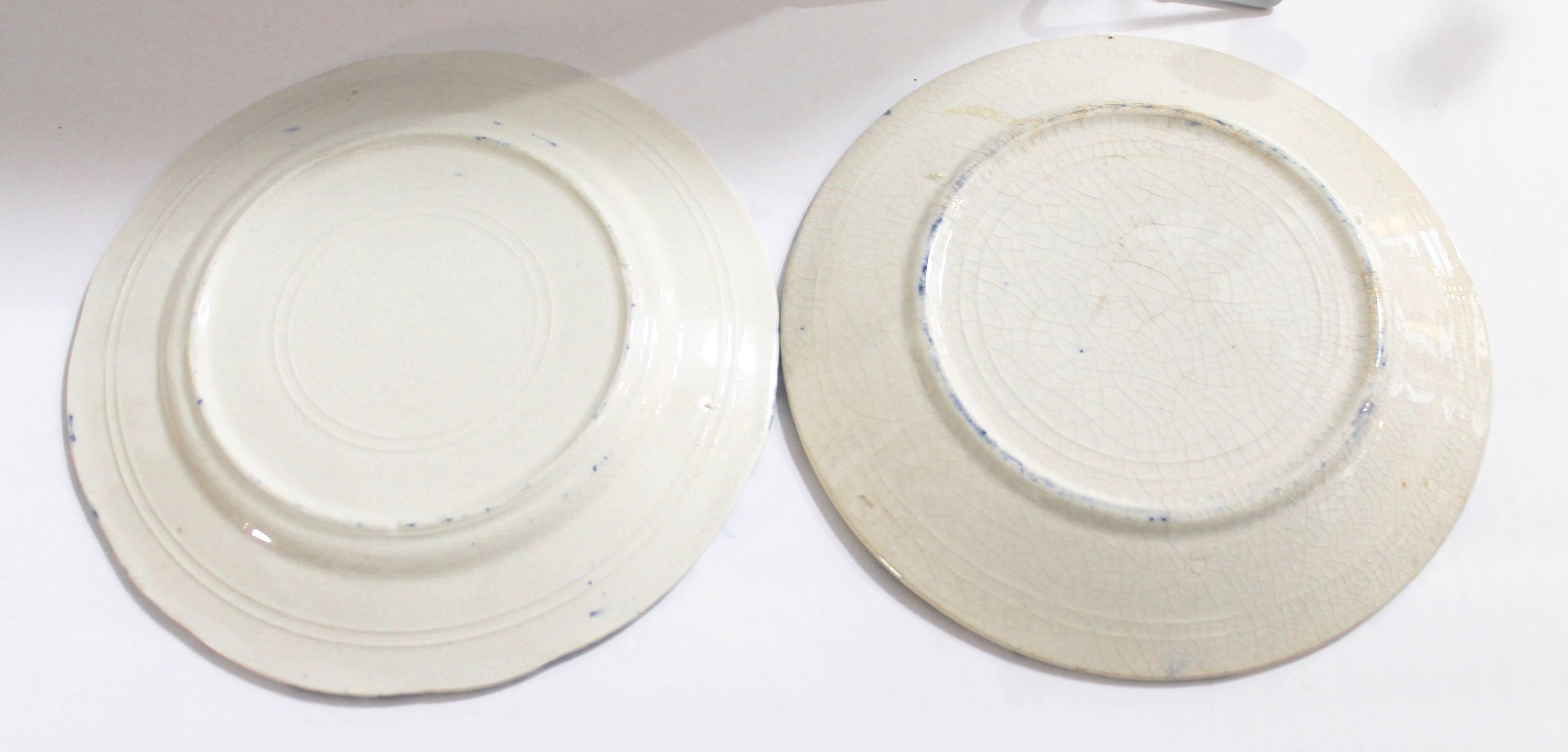 Country Pair of Early 19th Century Spongeware Pottery Plates For Sale